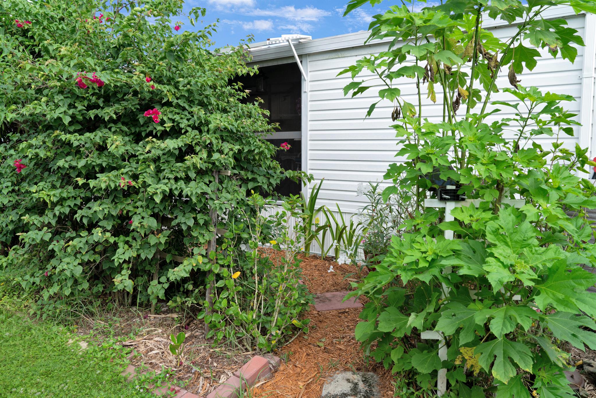 Homes for sale in Stuart, FL | 9273 Sw Mary Dr, Stuart, FL 34997 | MLS# R11126252