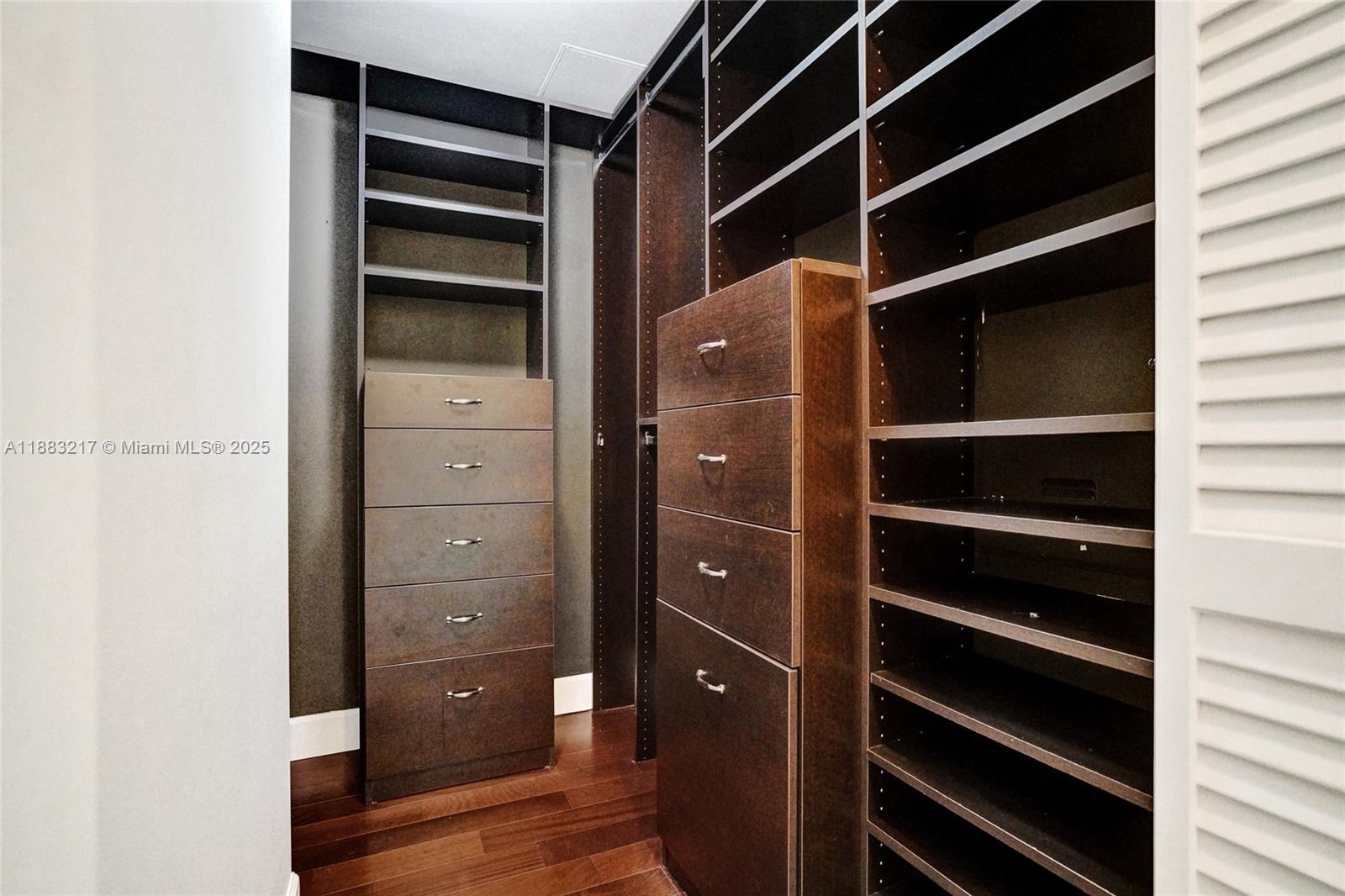 950 Brickell Bay Dr 1704