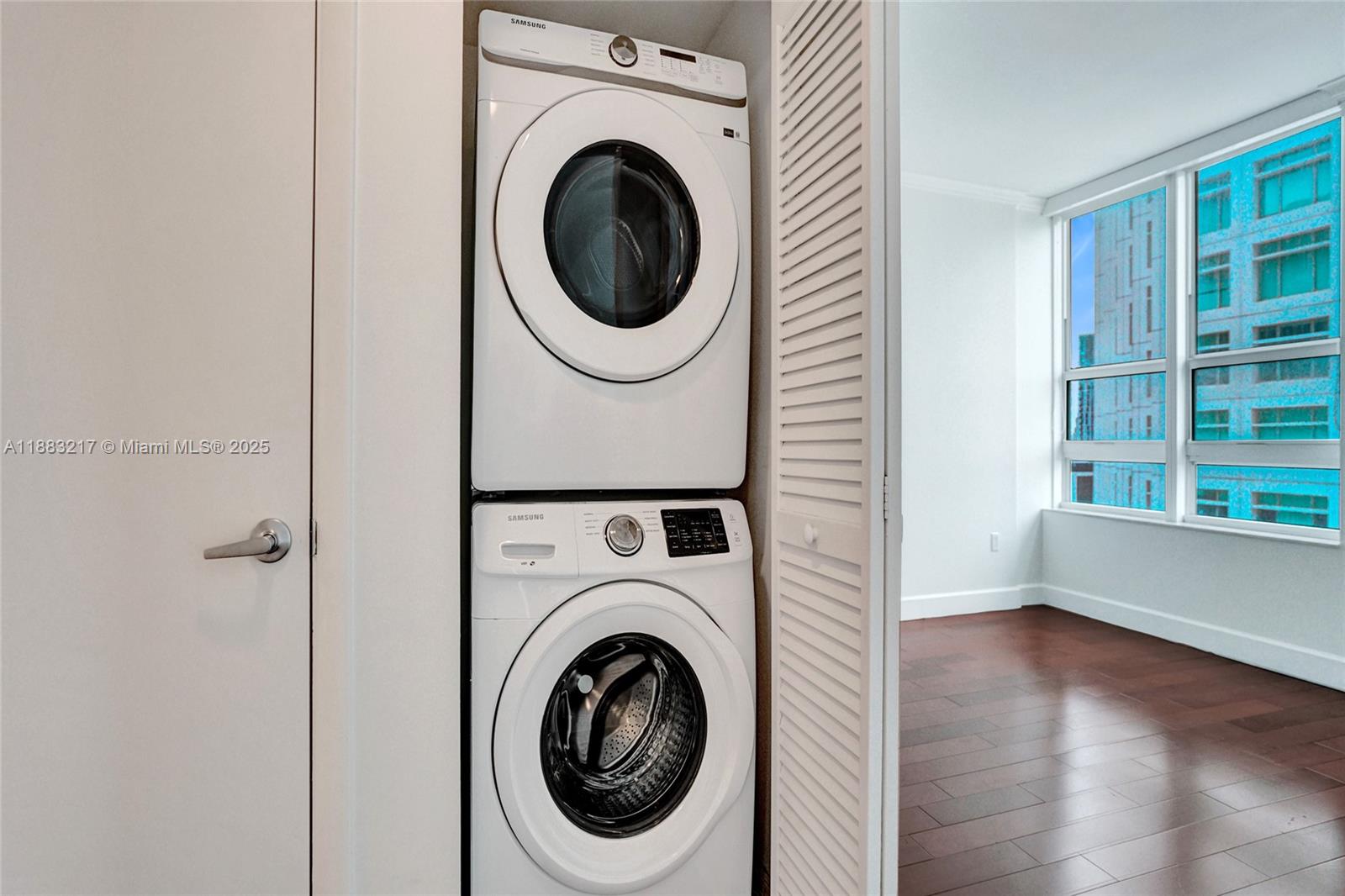 950 Brickell Bay Dr 1704