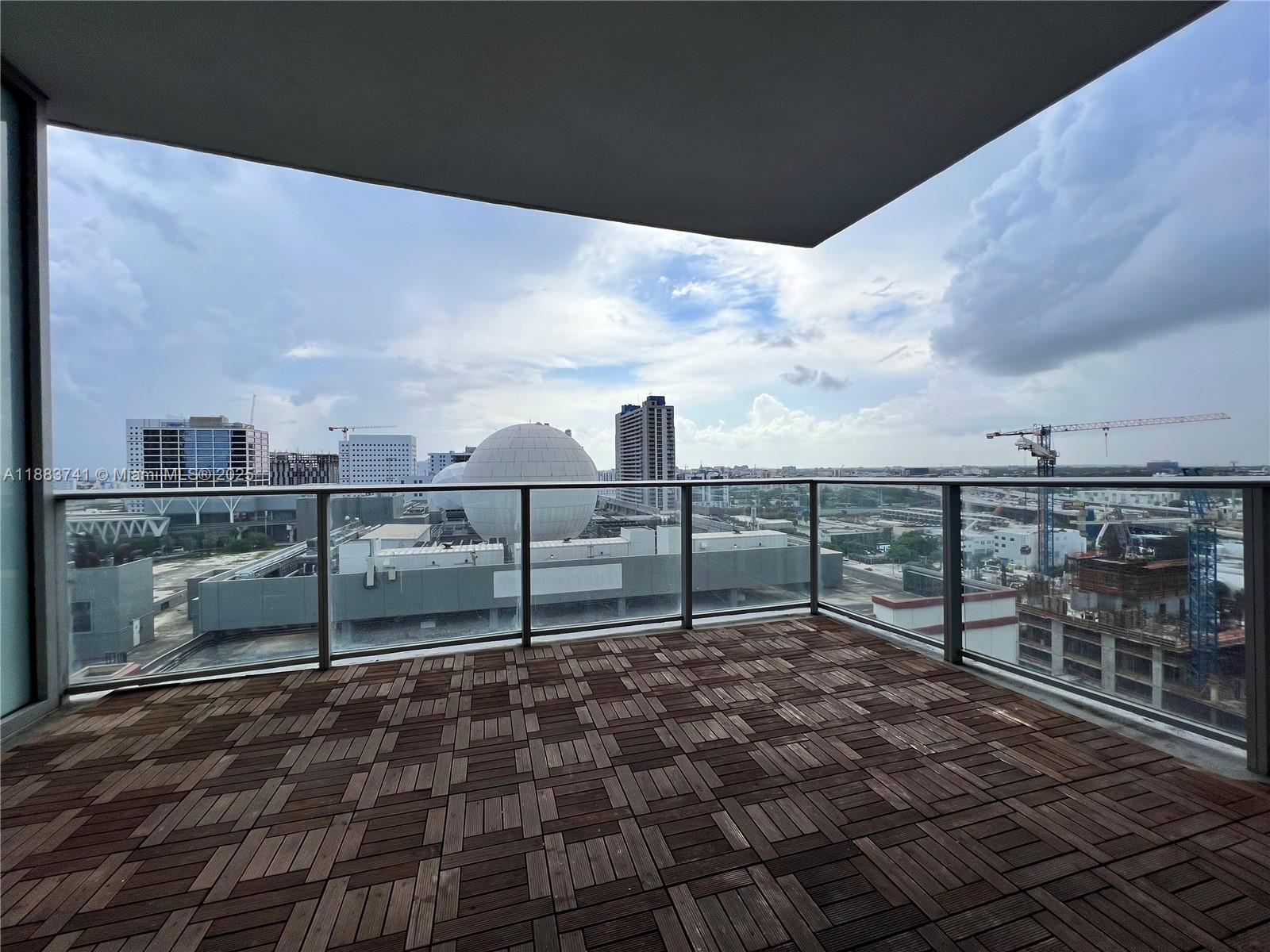 Condo for Sale in Miami, FL