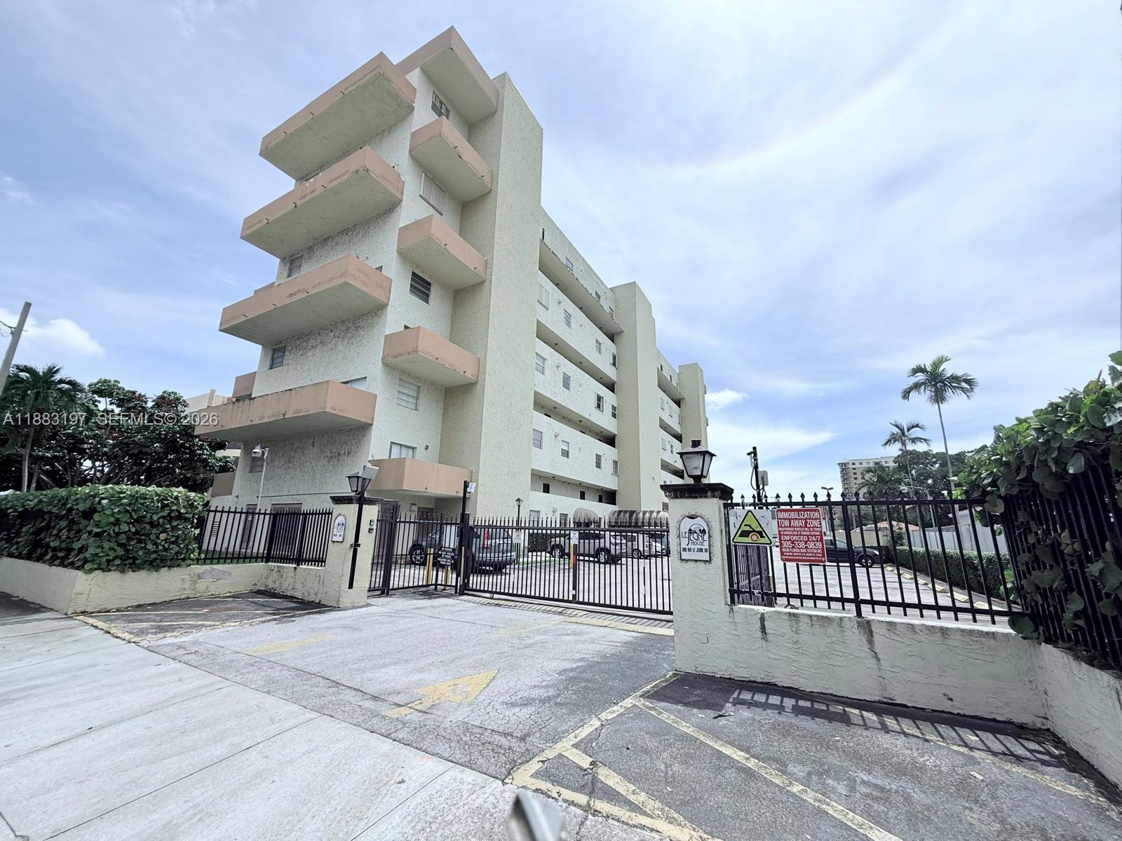 Le Jeune House Condo