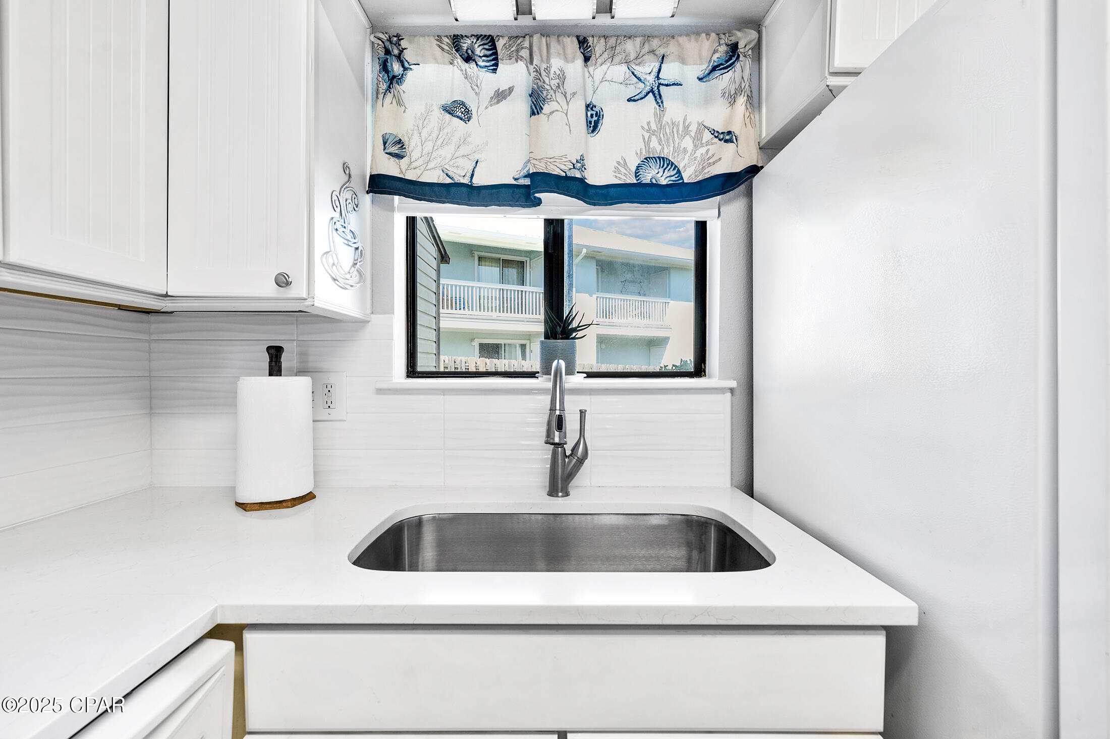 Image 10 For 17620 Front Beach Road I3