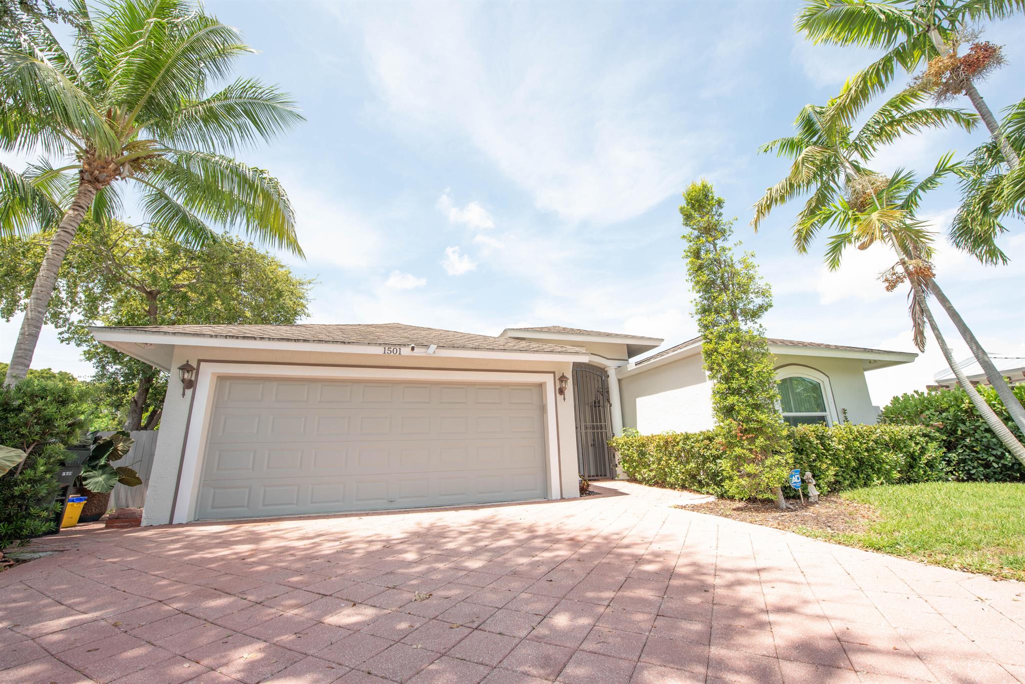 Homes for sale in Lake Worth Beach, FL | 1501 N Palway, Lake Worth Beach, FL 33460 | MLS# R11126413