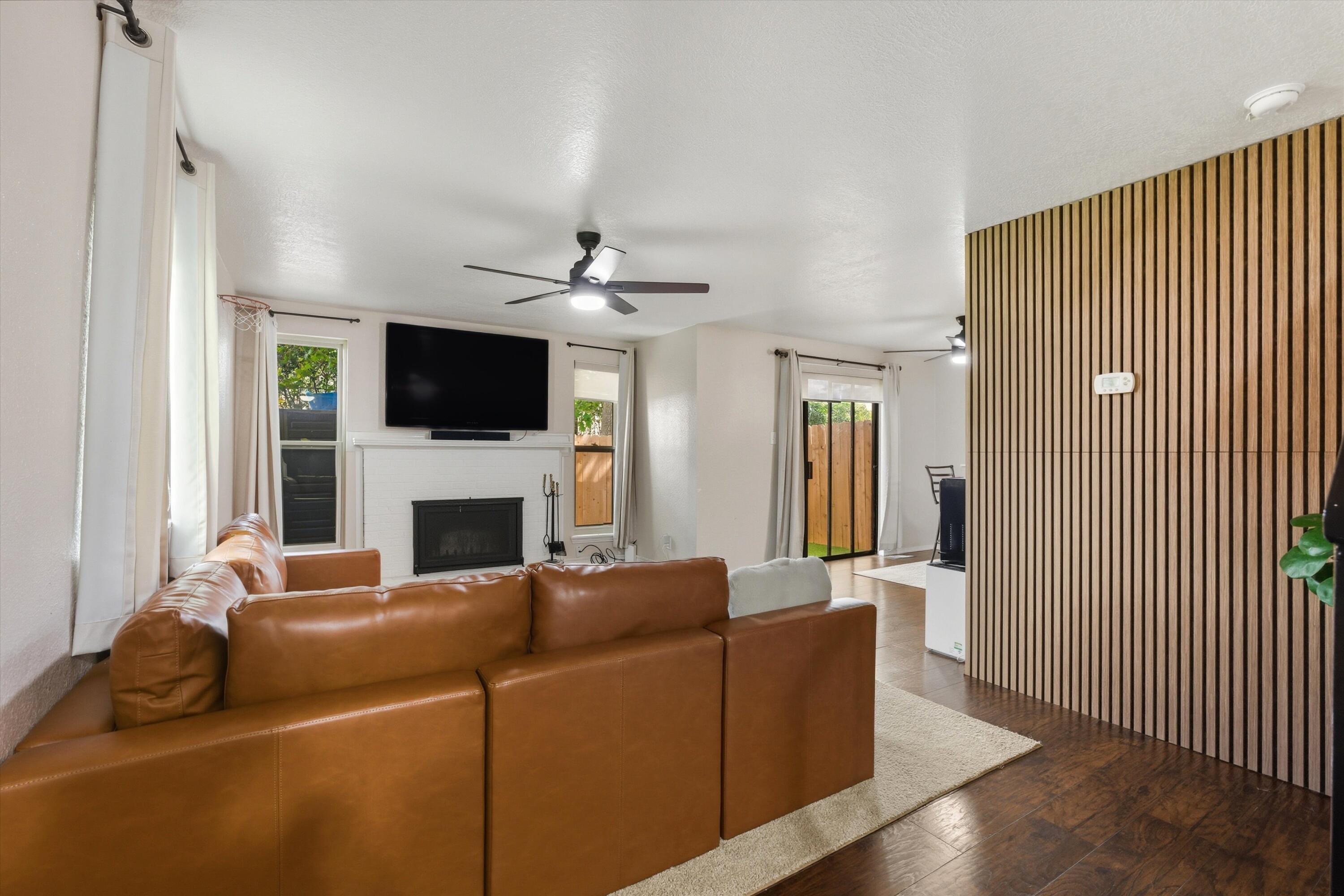 Homes for sale in Albuquerque, NM | 32 Lakeshore Dr Ne, Albuquerque, NM 87112 | MLS# 1091811