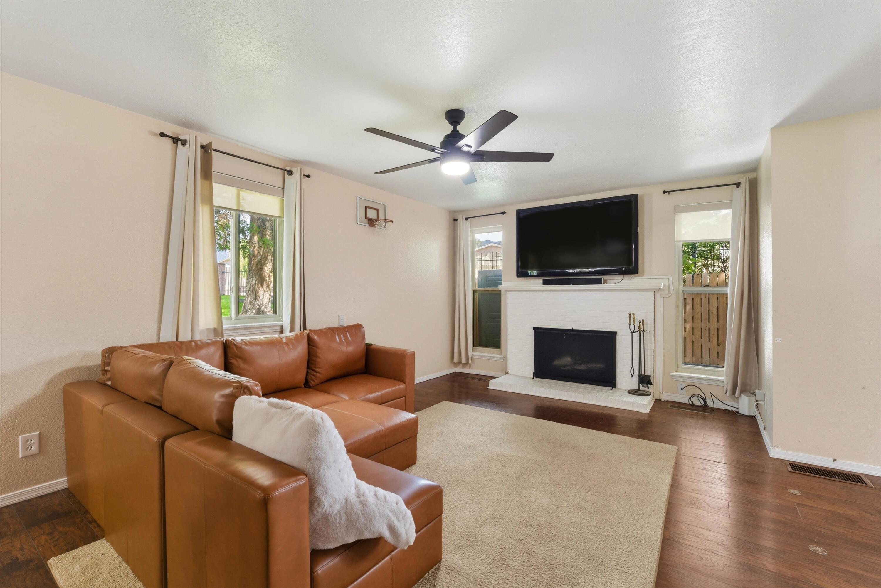 Homes for sale in Albuquerque, NM | 32 Lakeshore Dr Ne, Albuquerque, NM 87112 | MLS# 1091811