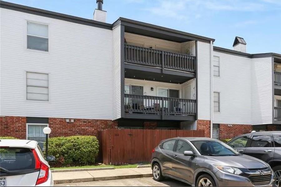 listing main picture