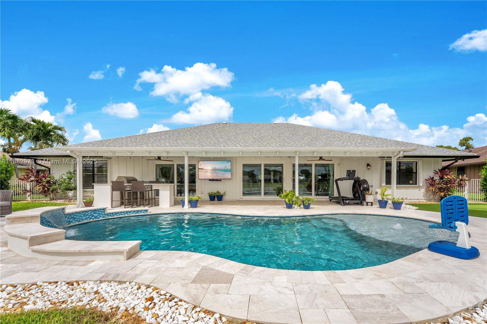 Homes for sale in Hobe Sound, FL | 7104 Se Bunker Hill Dr, Hobe Sound, FL 33455 | MLS# A11882973