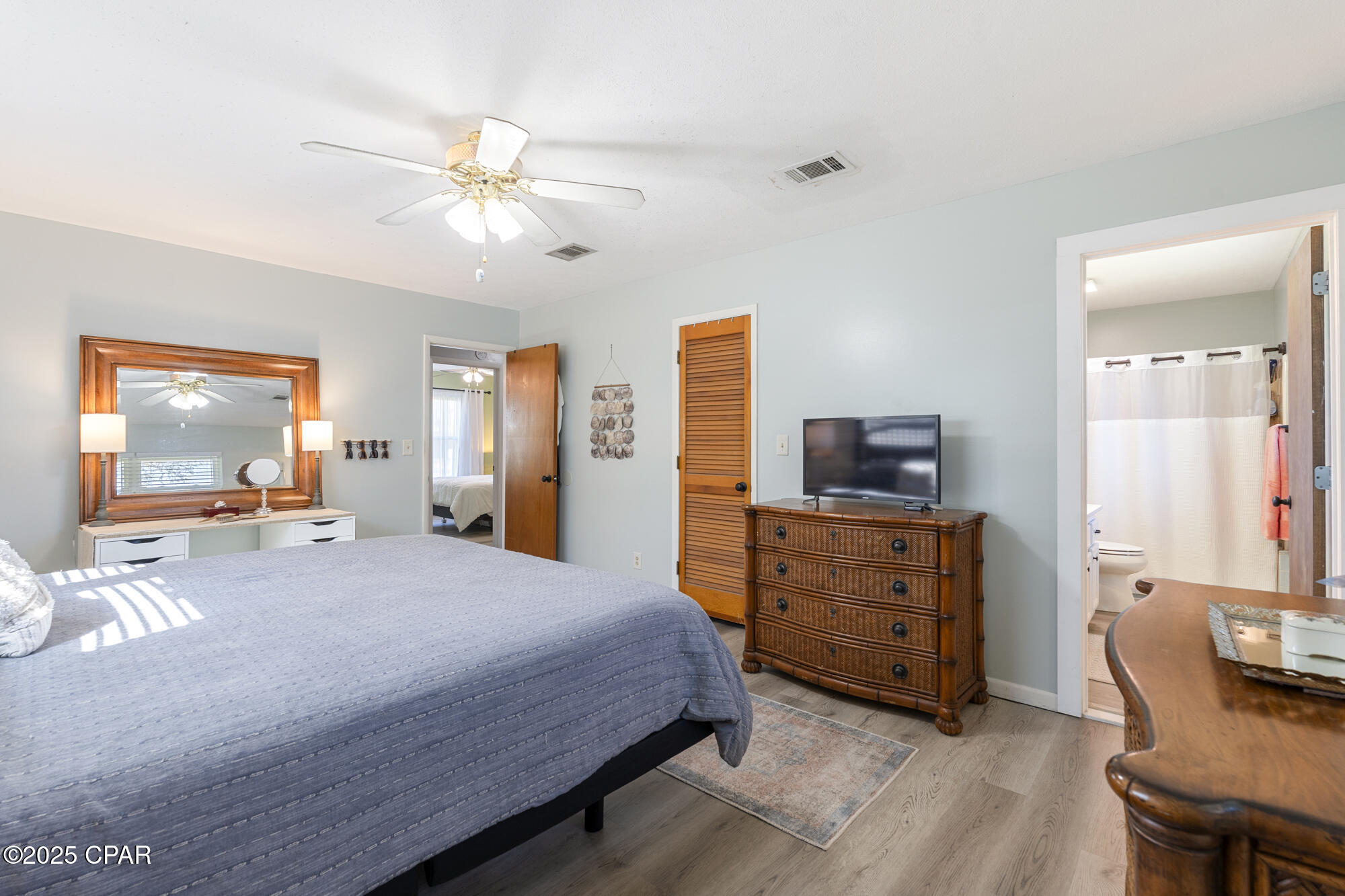 Image 24 For 301 Floyd Drive