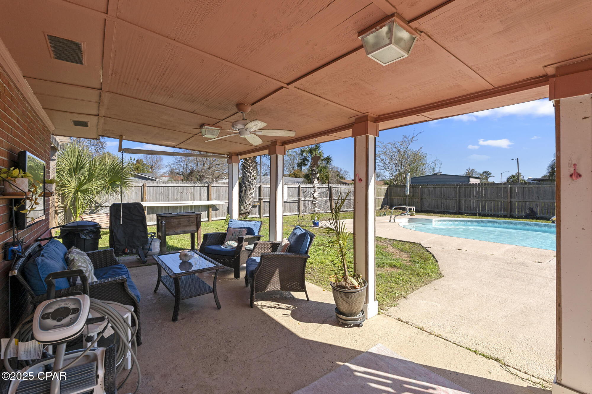 Image 32 For 301 Floyd Drive