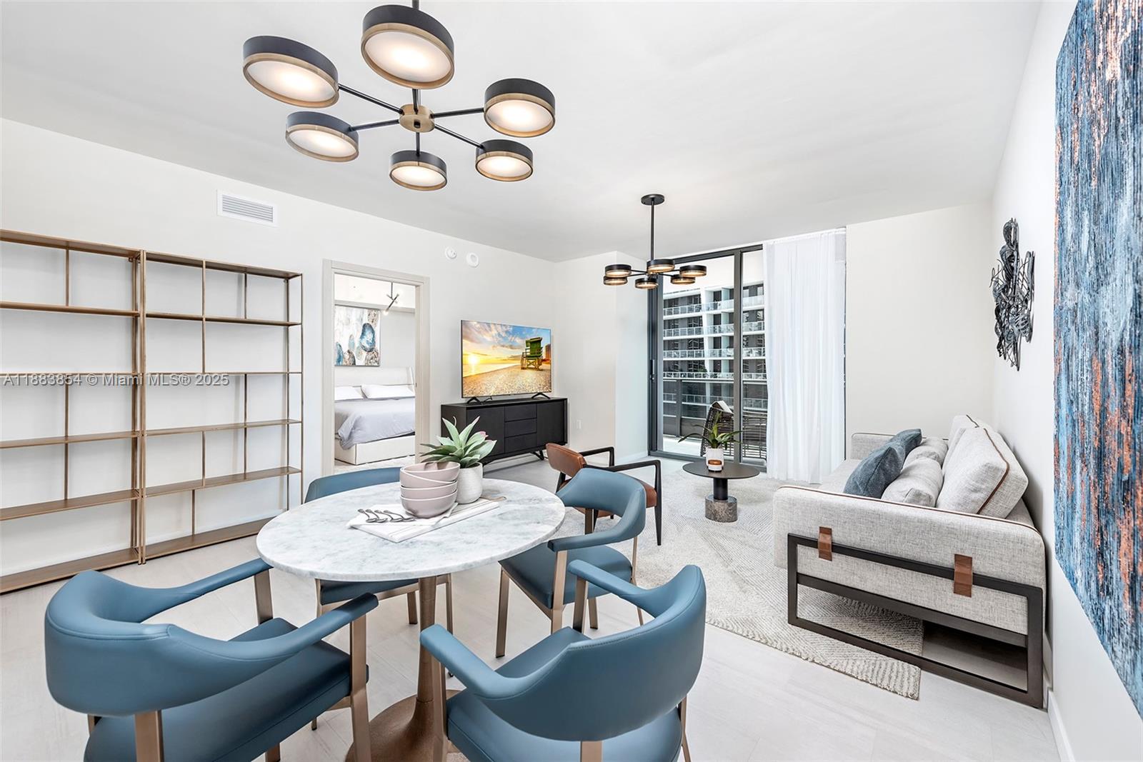 Fully furnished 1 bedroom + Den turned into a 2 full bedrooms apartment. Designer decorated ready to move-in. Flatiron is an iconic building in the city with its impeccable quality in the finishes (bathrooms, kitchen appliences, doors), and the world-class amenities such as: rooftop pool, jacuzzi, Spa and fully equipped gym, business center, playroom, kids rooms, lap pool, movie theatre, billiards/ cigar room & more. Ideal location in the heart of the financial district walking distance to the best clubs, restaurants, coffee shops and stores in town.*ONLY 12 MONTHS LEASE*