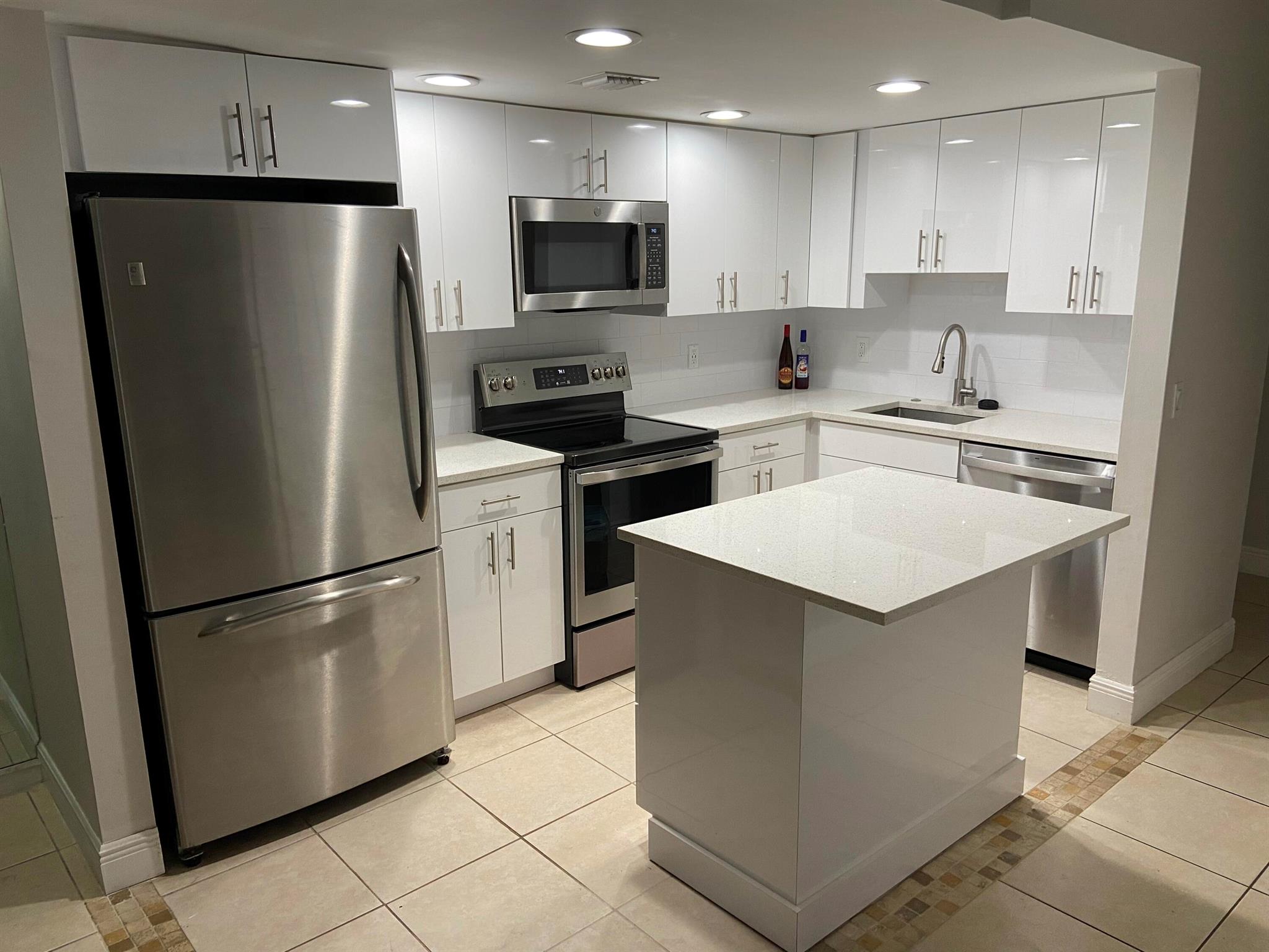 Homes for sale in West Palm Beach, FL | 1829 Fairview Villa Dr #2, West Palm Beach, FL 33406 | MLS# R11126474