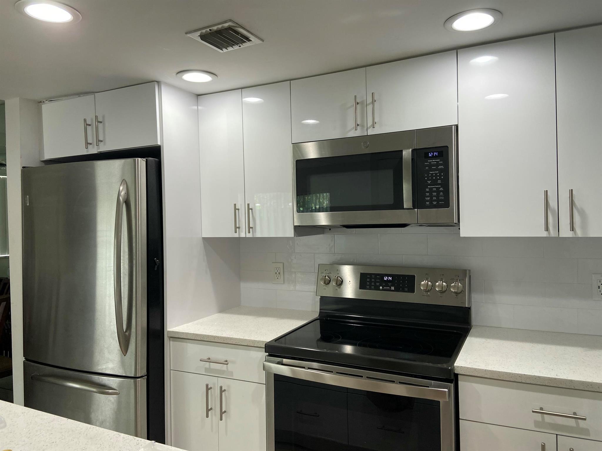 Homes for sale in West Palm Beach, FL | 1829 Fairview Villa Dr #2, West Palm Beach, FL 33406 | MLS# R11126474