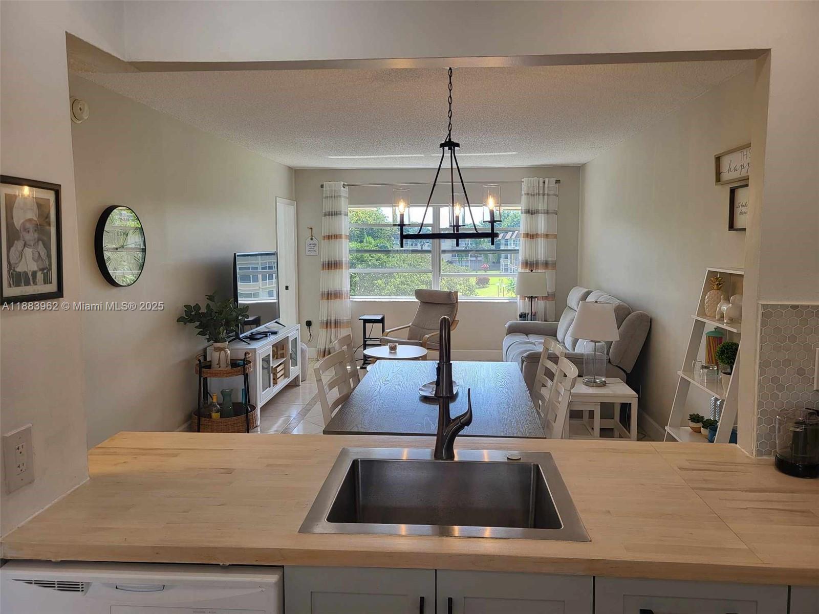 Walnut Gardens Condo