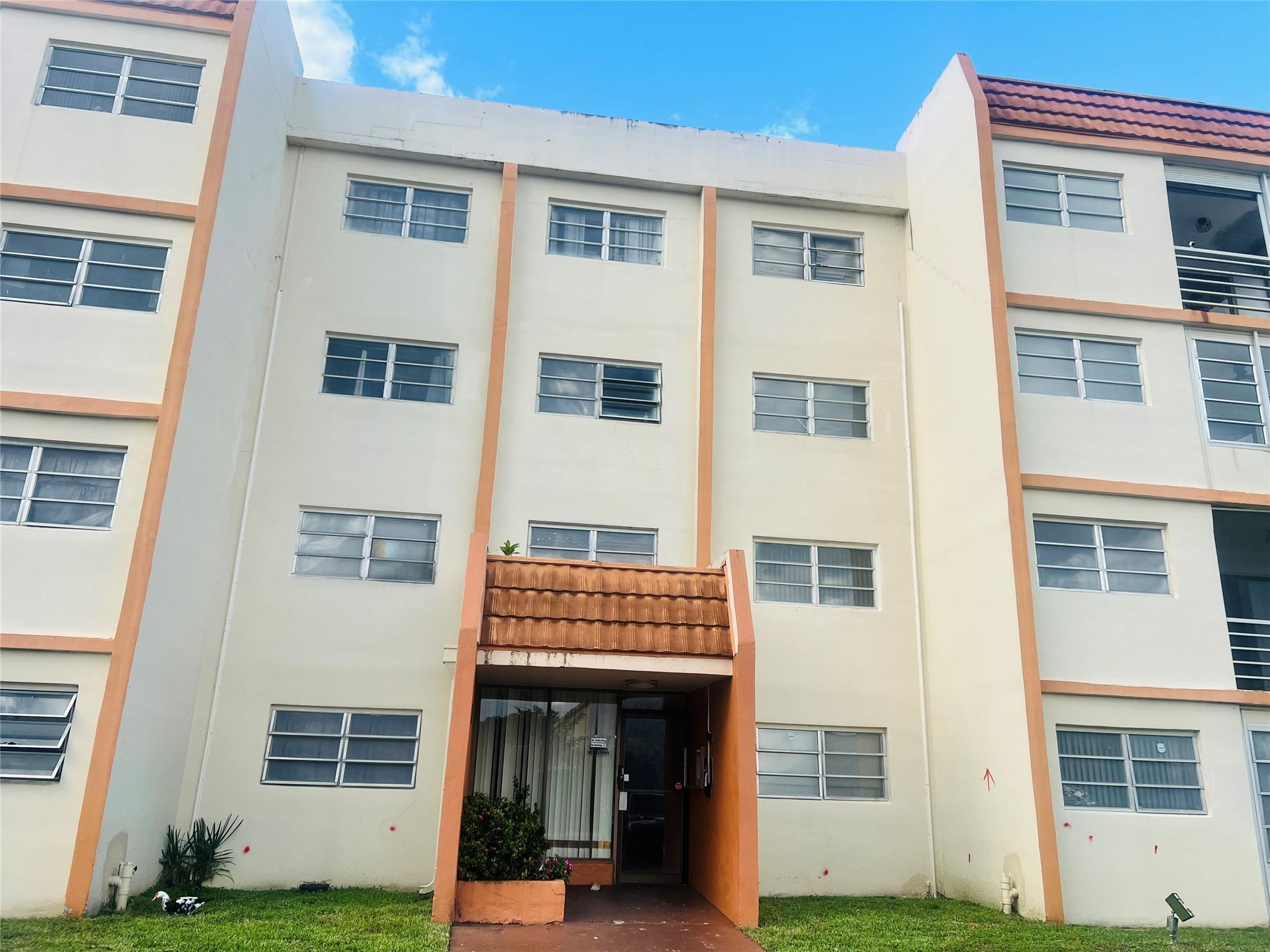 Homes for sale in Lauderhill, FL | 2201 Nw 41st Ave #203, Lauderhill, FL 33313 | MLS# F10528240