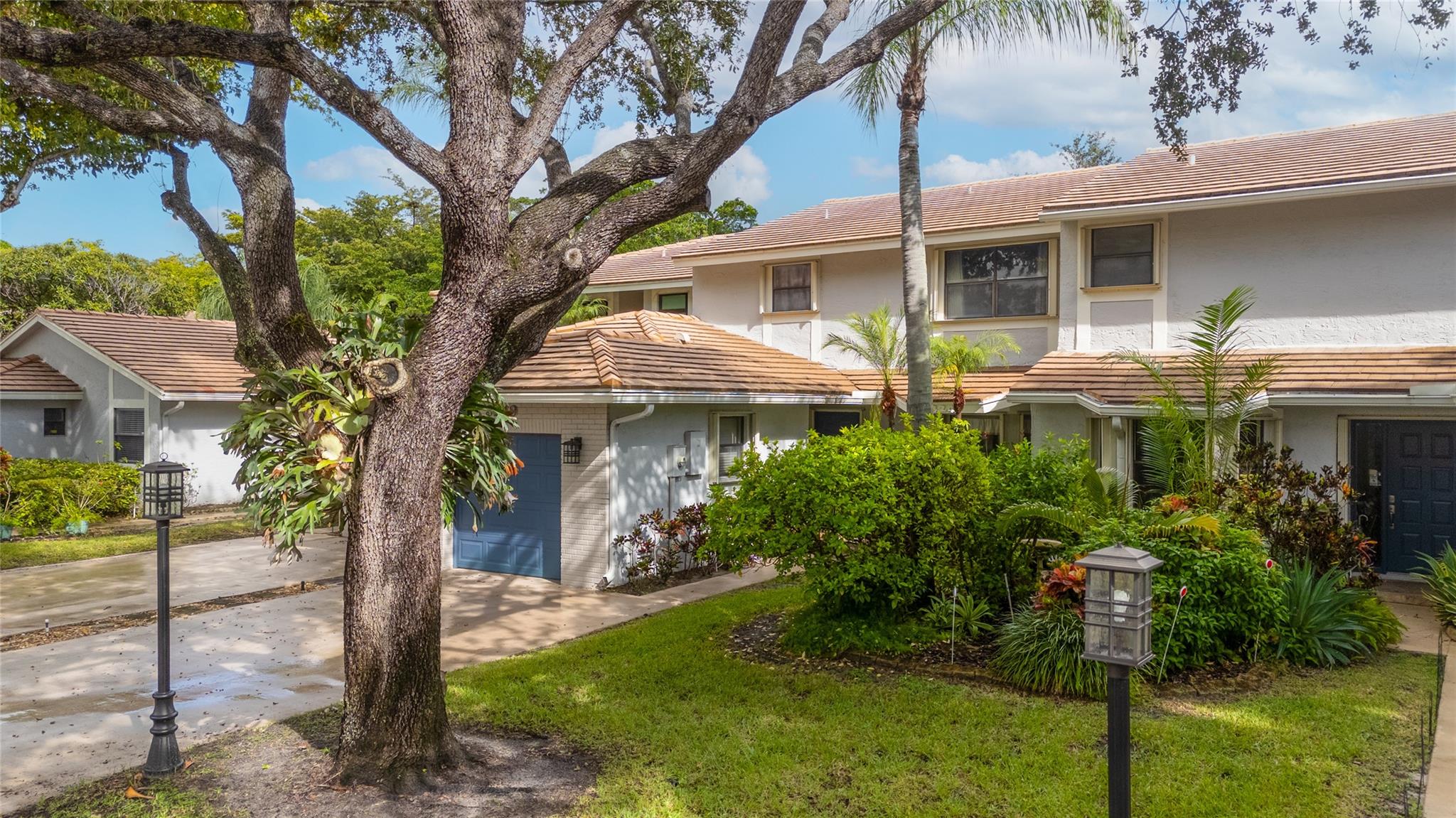 Homes for sale in Deerfield Beach, FL | 3249 Deer Creek Lake Shore Dr #32, Deerfield Beach, FL 33442 | MLS# F10527369