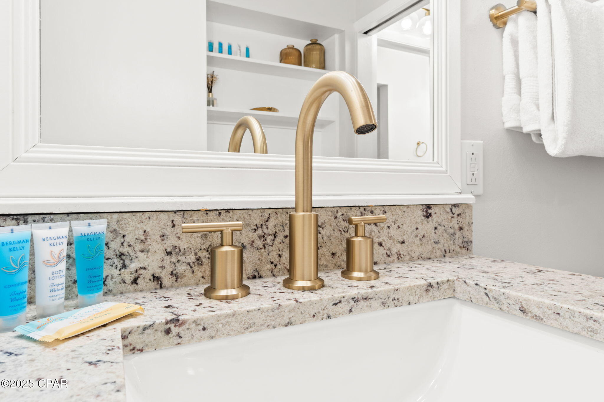 Image 10 For 8743 Thomas Drive 322