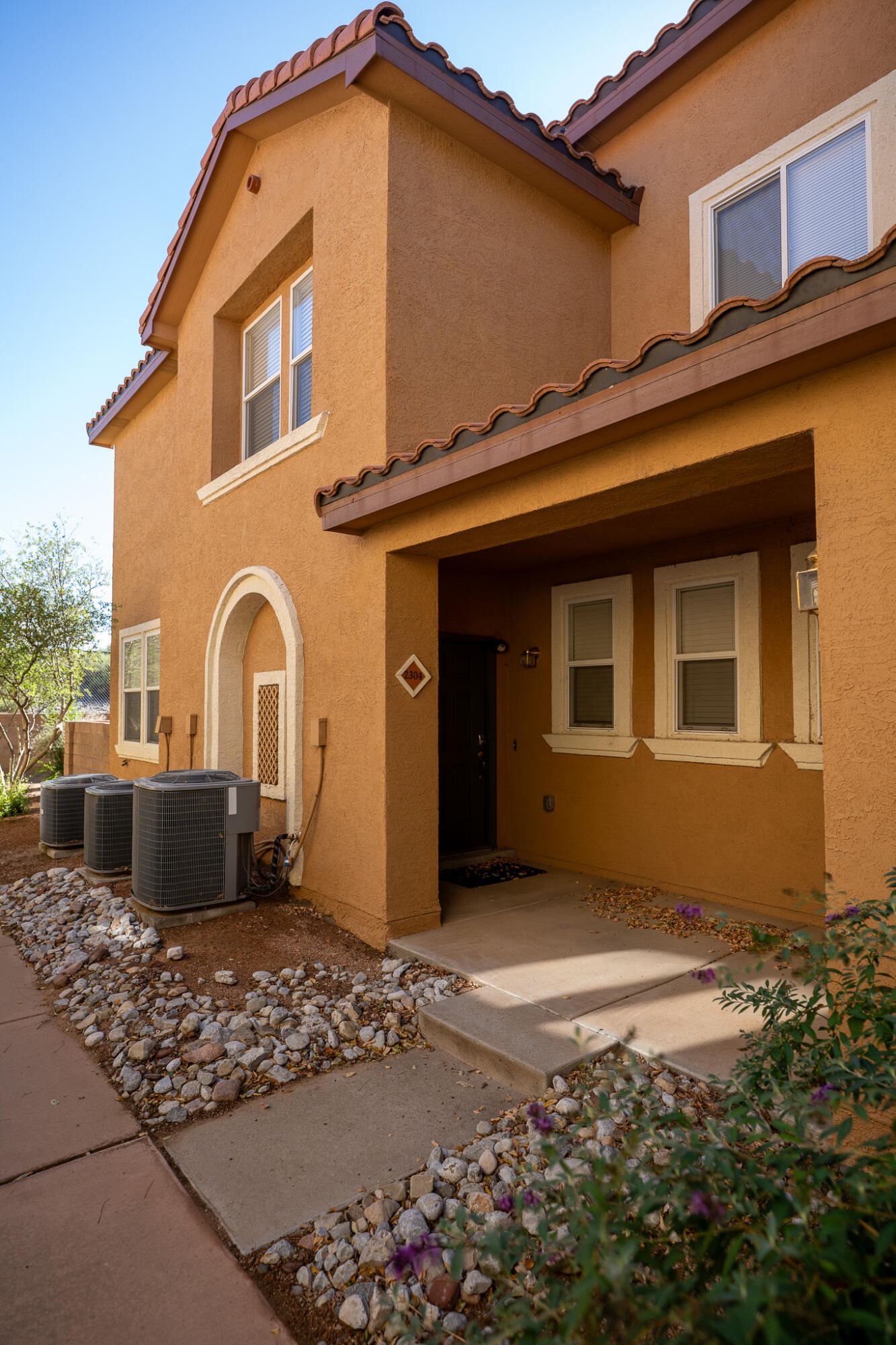 Homes for sale in Albuquerque, NM | 601 Menaul Blvd Ne #2304, Albuquerque, NM 87107 | MLS# 1091846