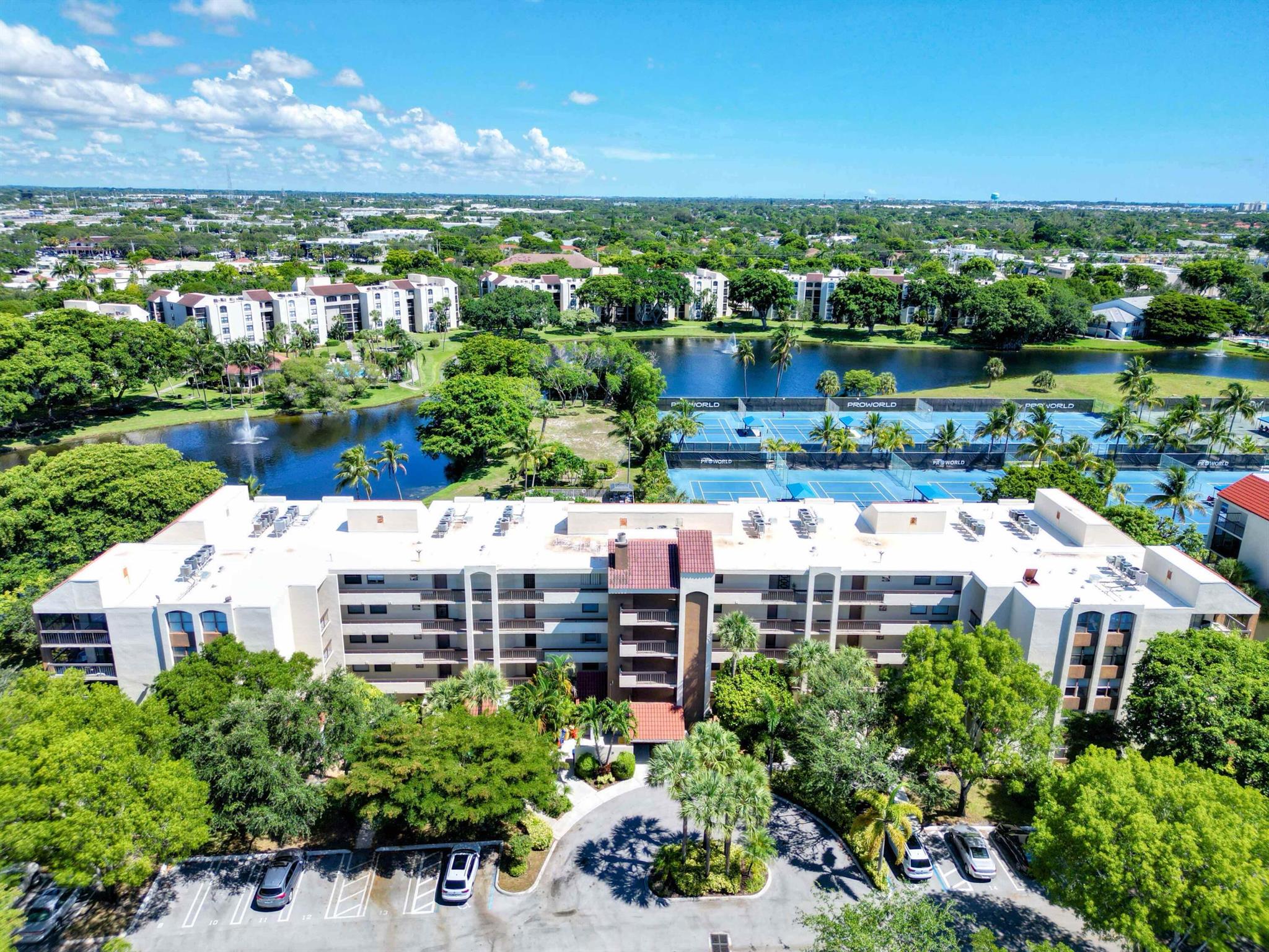 Lavers Resort & Racquet C