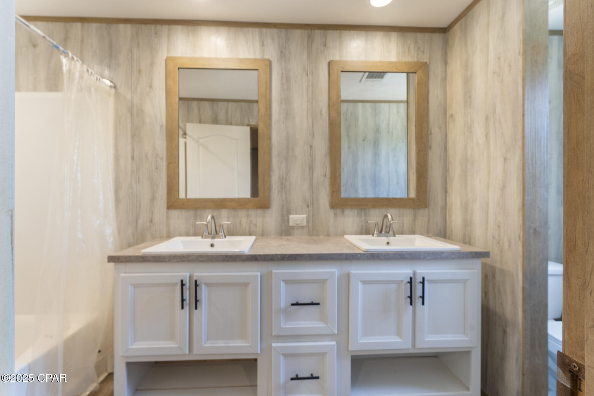 Image 17 For 21835 Lake Mckenzie Boulevard