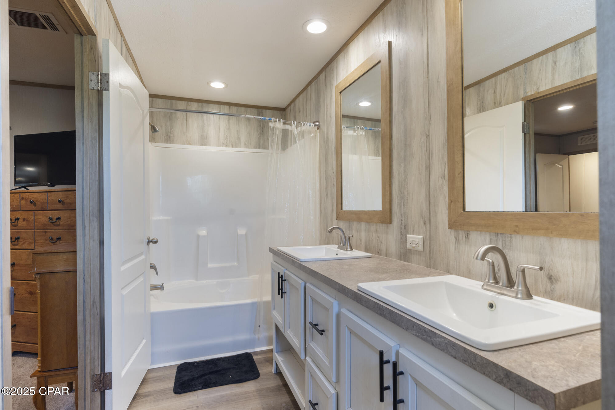 Image 18 For 21835 Lake Mckenzie Boulevard