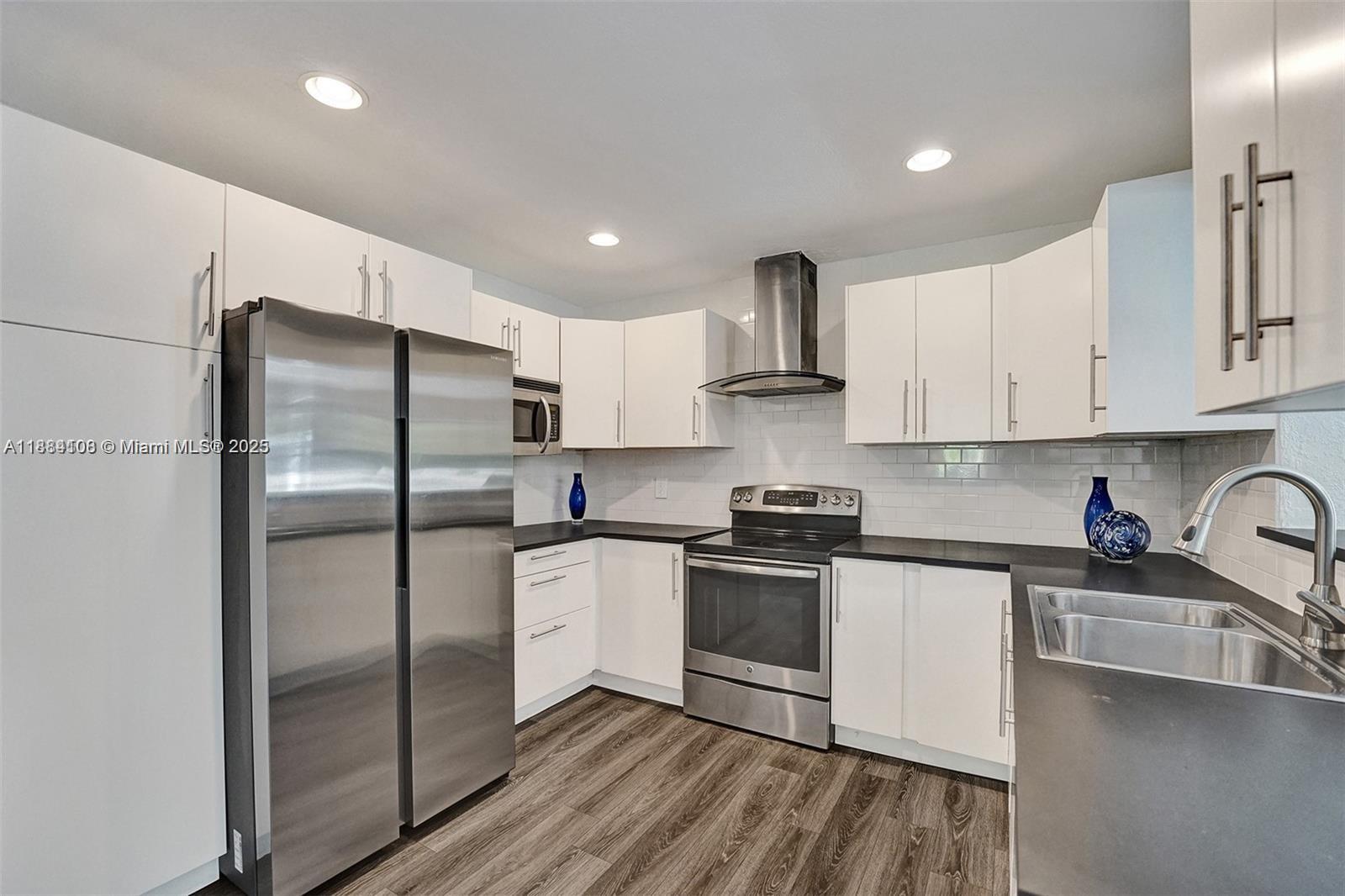 Additional living spaces at 3730 47th Ct - Home in Dania Beach