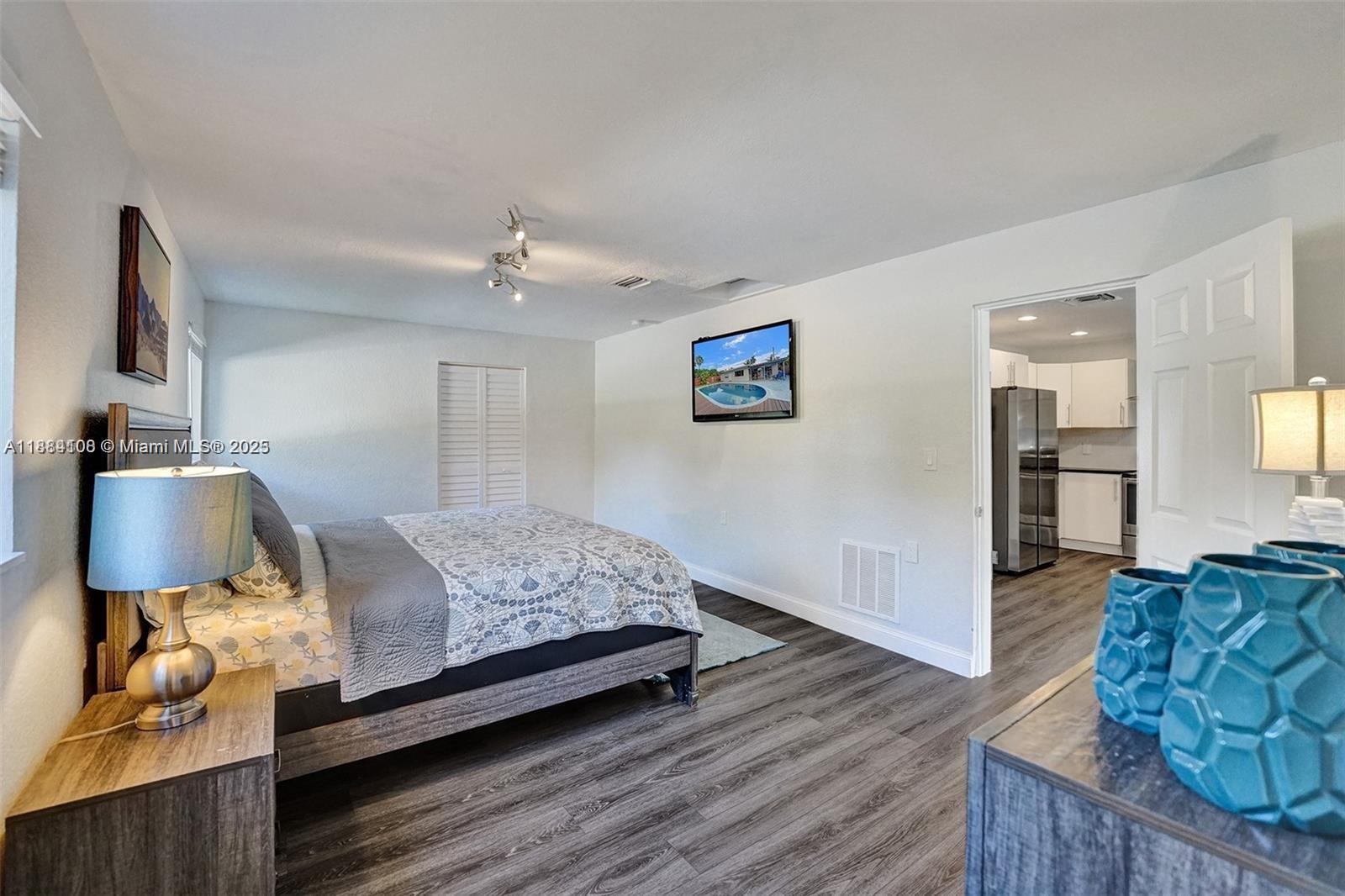 Waterfront views and dock access at 3730 47th Ct - Home in Dania Beach