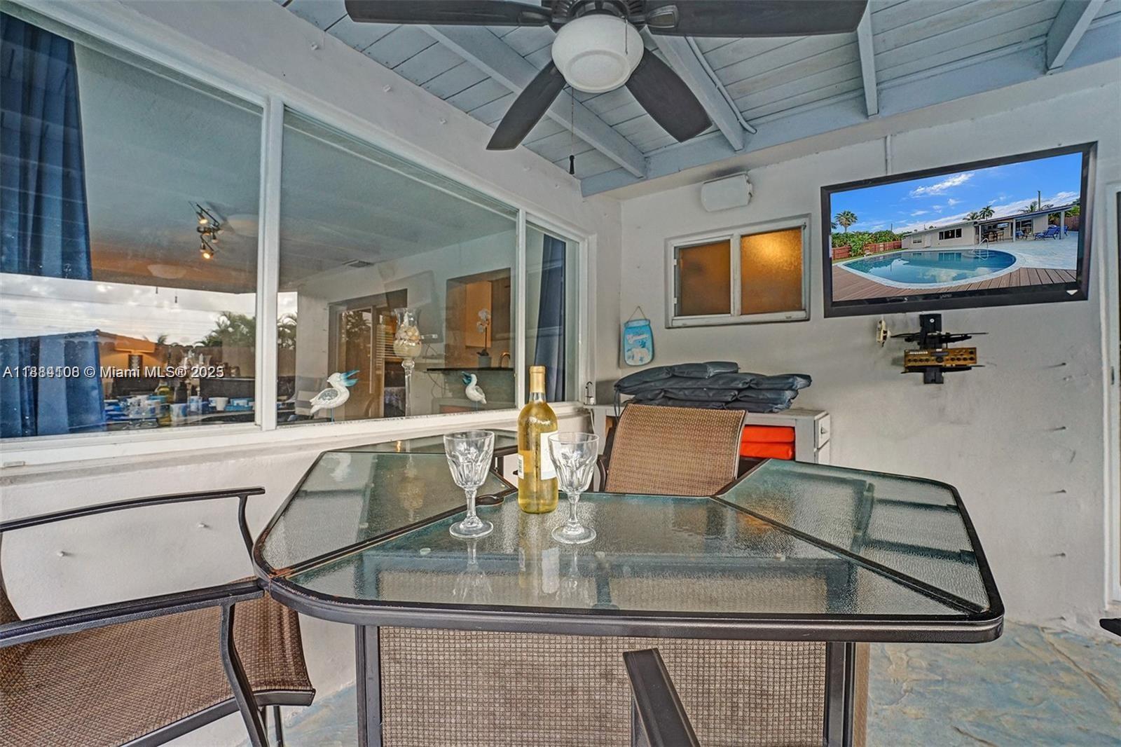 Waterfront views and dock access at 3730 47th Ct - Home in Dania Beach