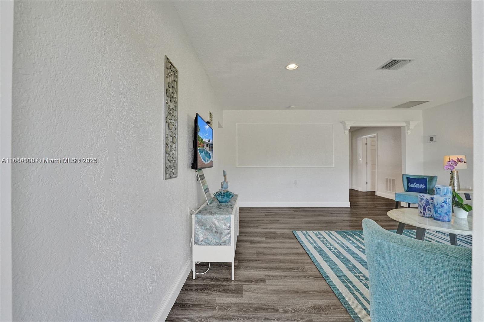 Additional living spaces at 3730 47th Ct - Home in Dania Beach