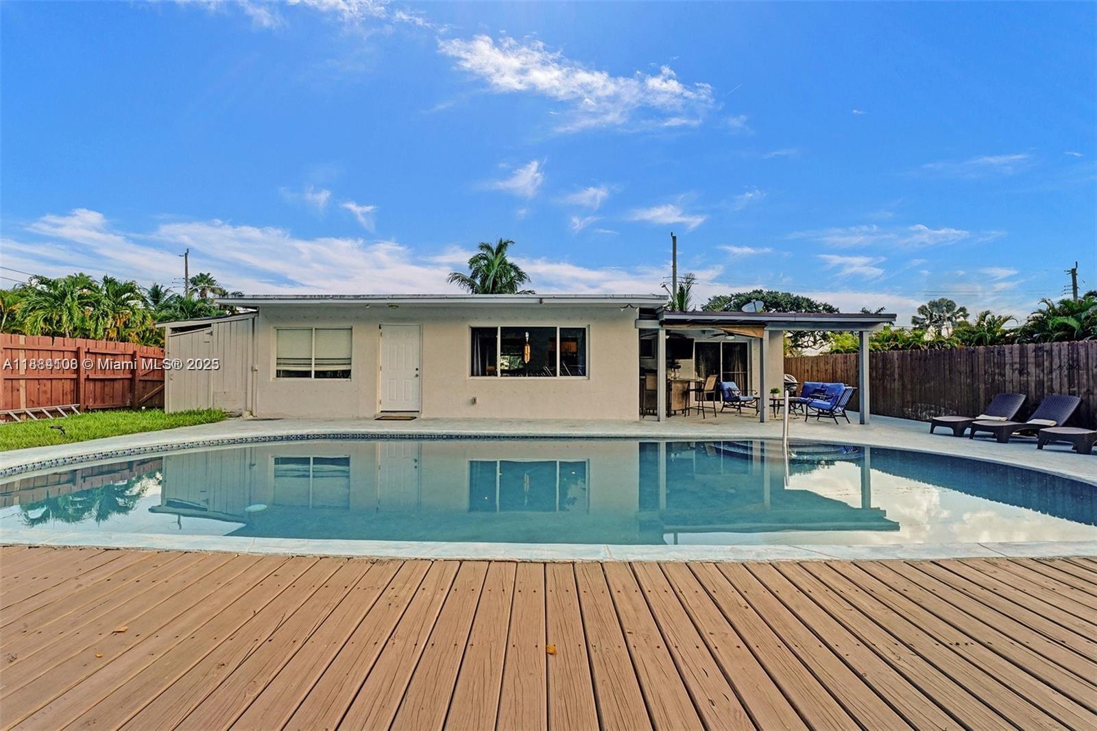 Additional living spaces at 3730 47th Ct - Home in Dania Beach