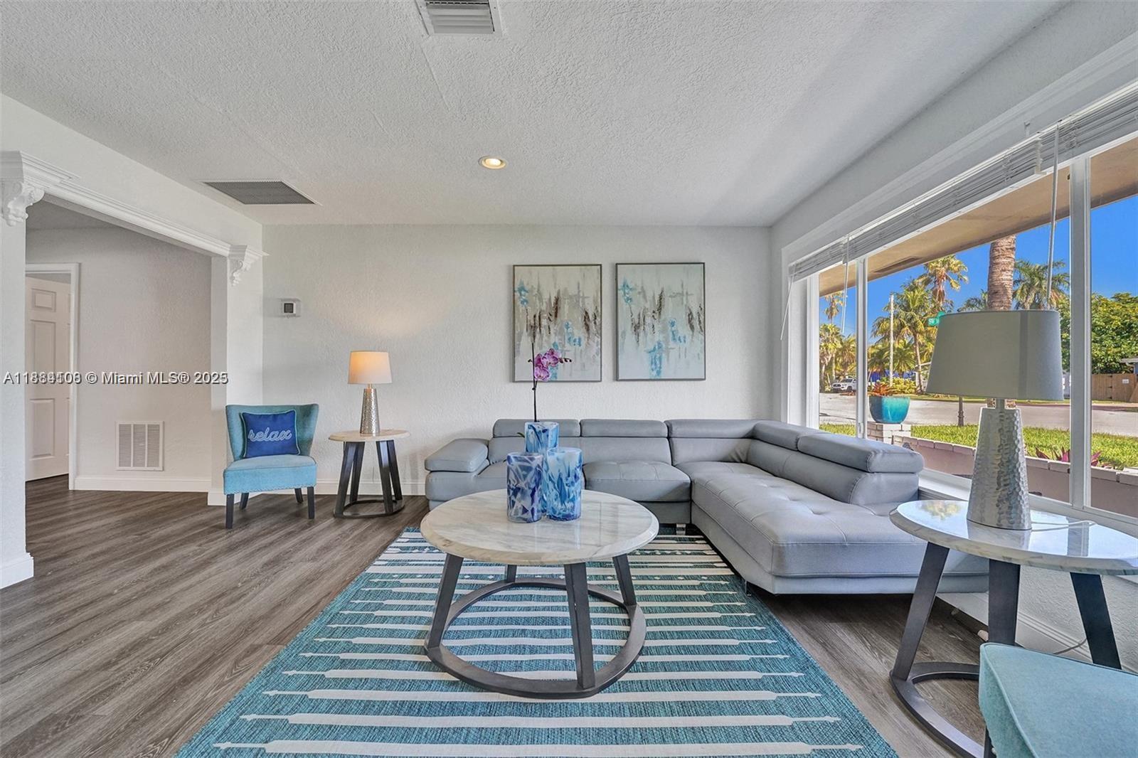 Bonus room and amenities at 3730 47th Ct - Home in Dania Beach