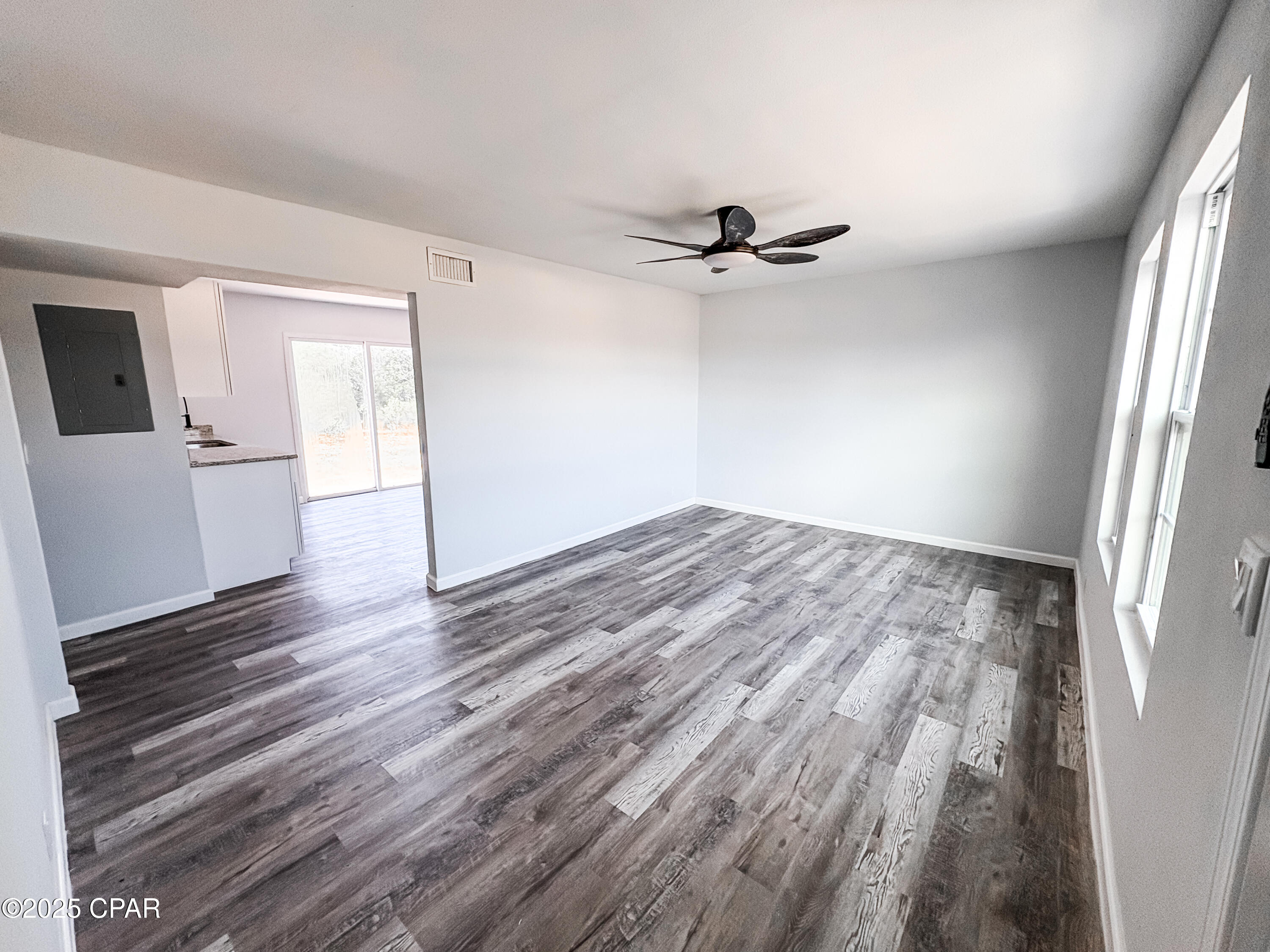 Image 6 For 8561 Fremont Road