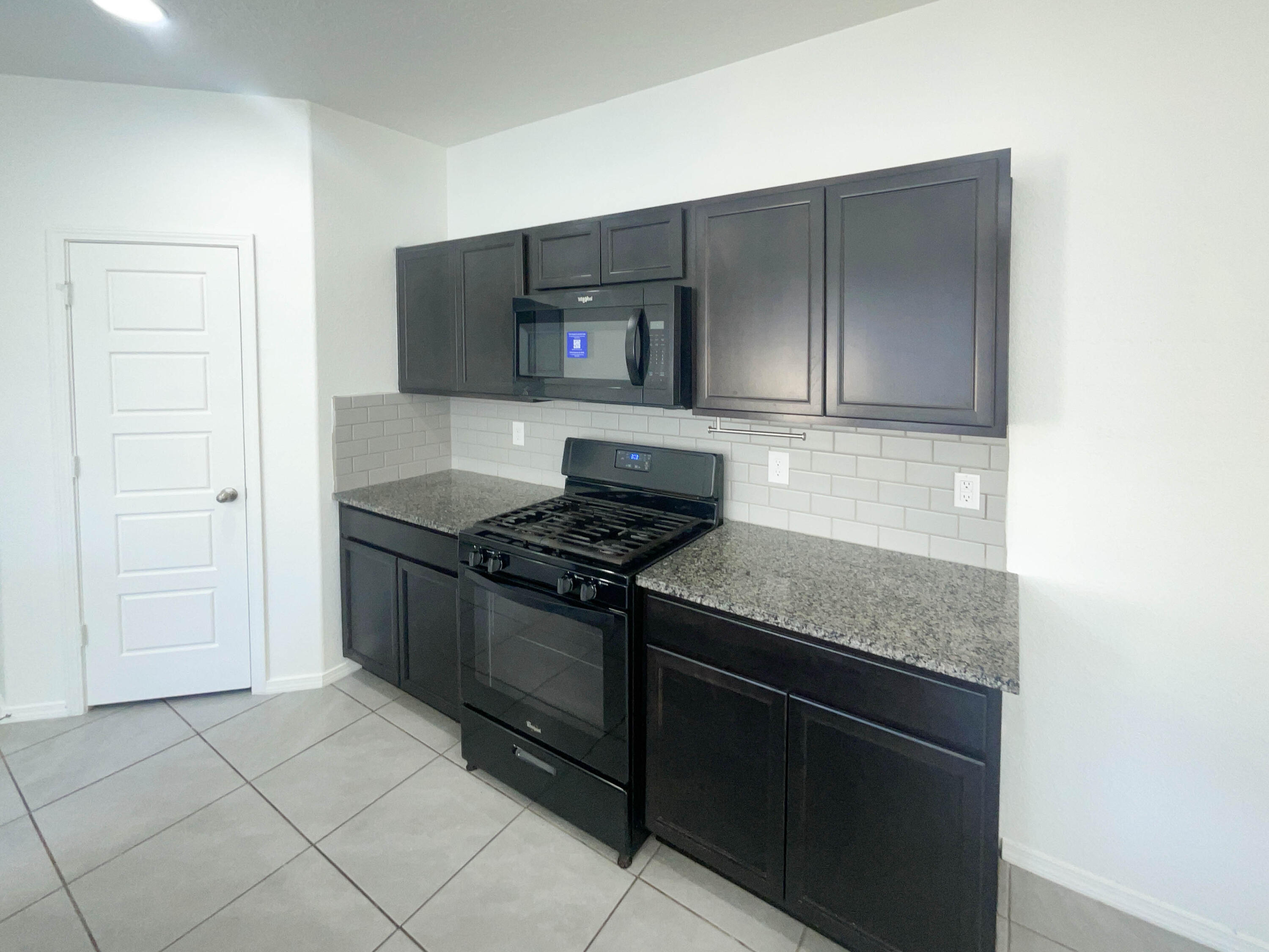 4847 LONGS PEAK Road NE Kitchen