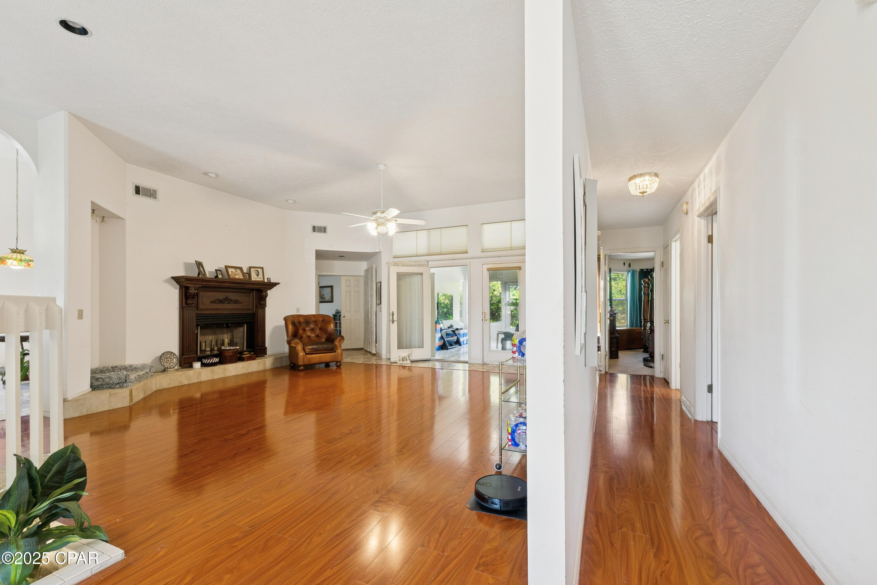 Image 5 For 2712 Woodmere Drive