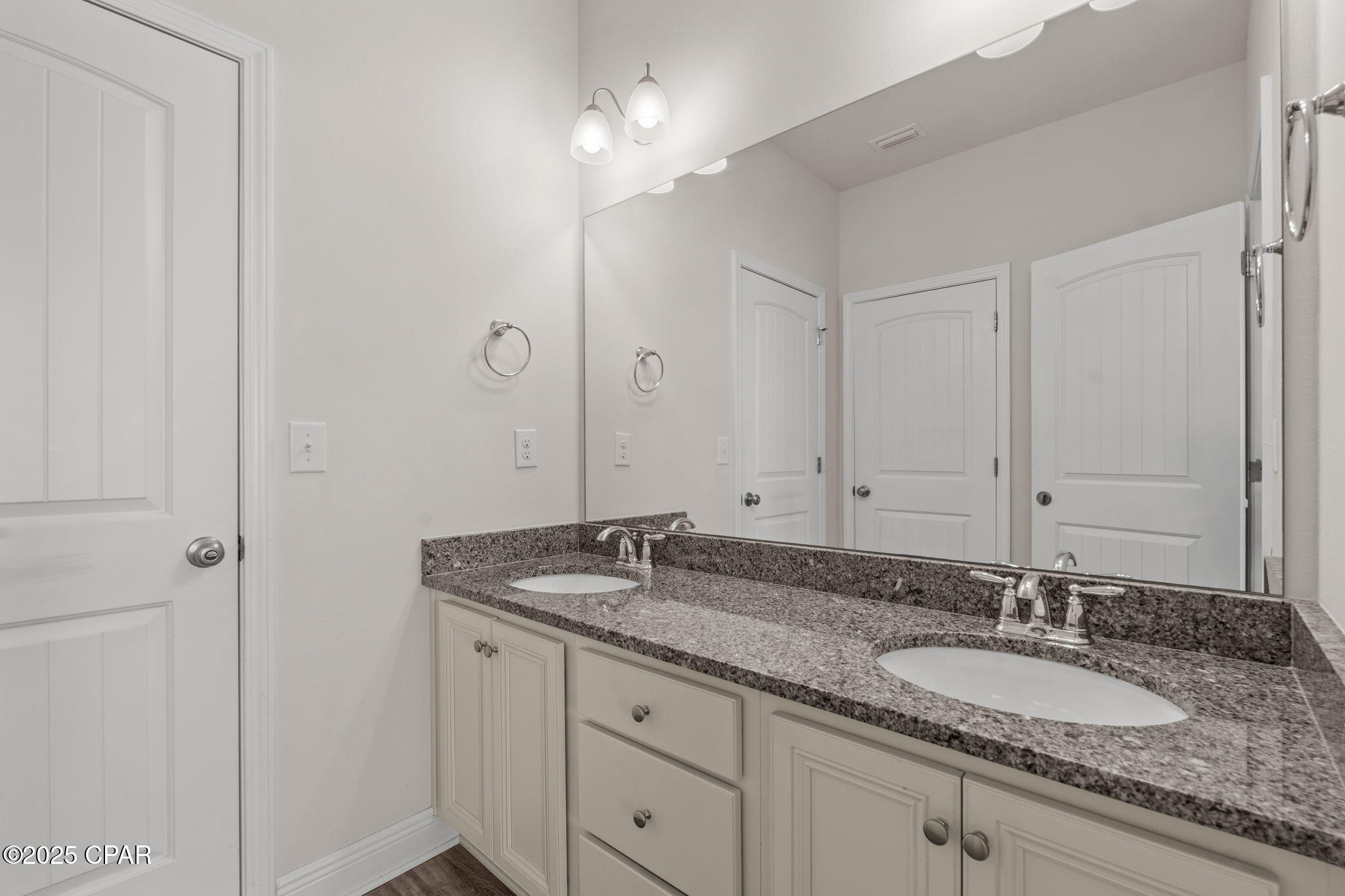 Image 10 For 201 Bridge Harbor Drive