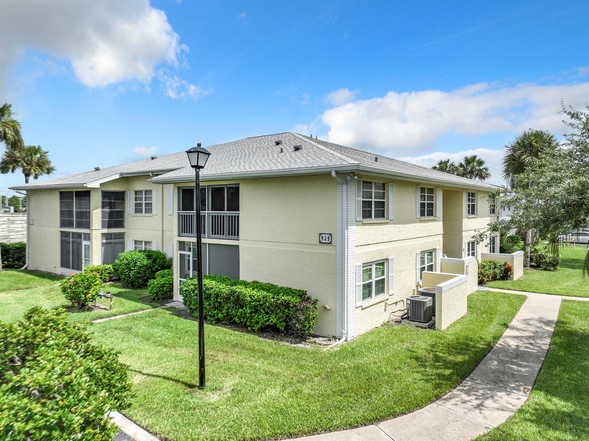 Homes for sale in Palm Bay, FL | 939 Sonesta Ave Avenue Ne #204, Palm Bay, FL 32905 | MLS# R11127022
