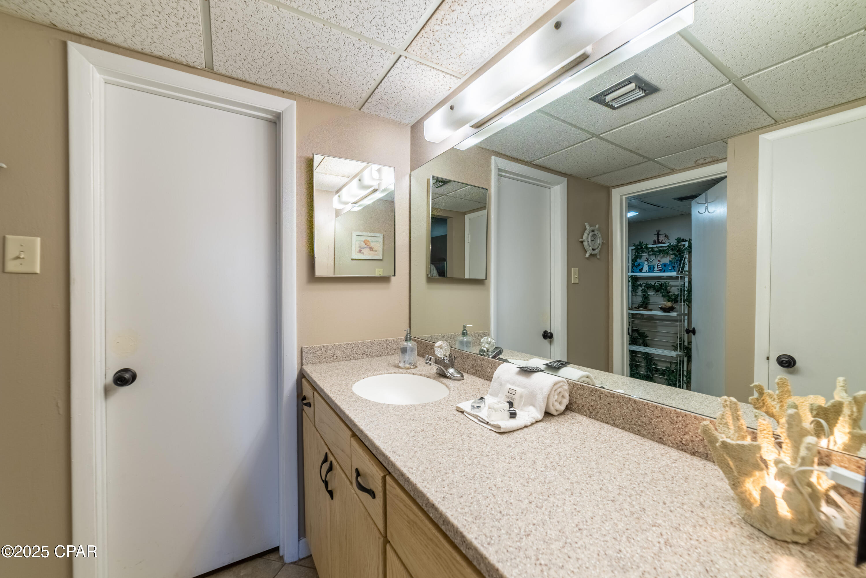 Image 17 For 11757 Front Beach Rd  W208