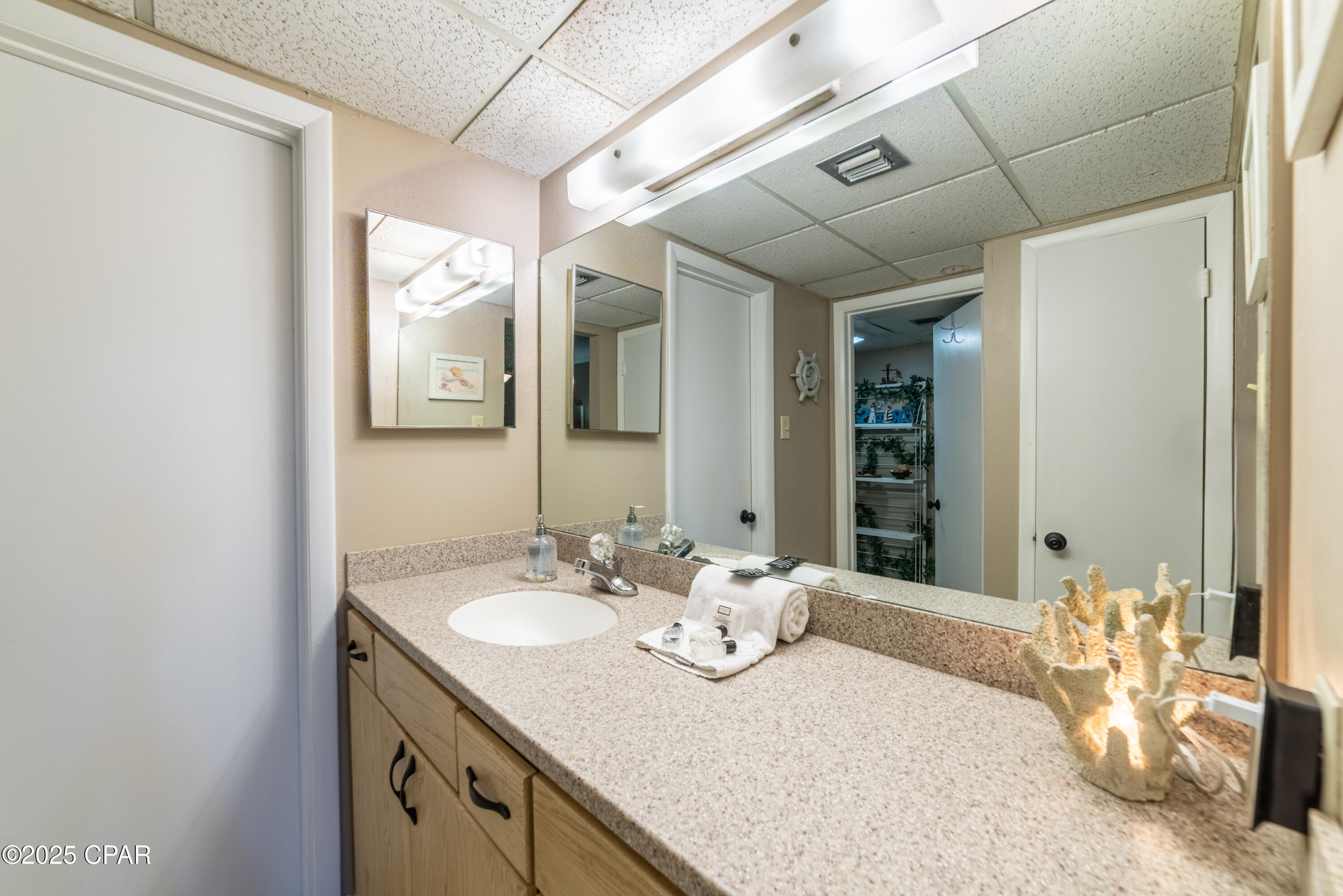 Image 25 For 11757 Front Beach Rd  W208