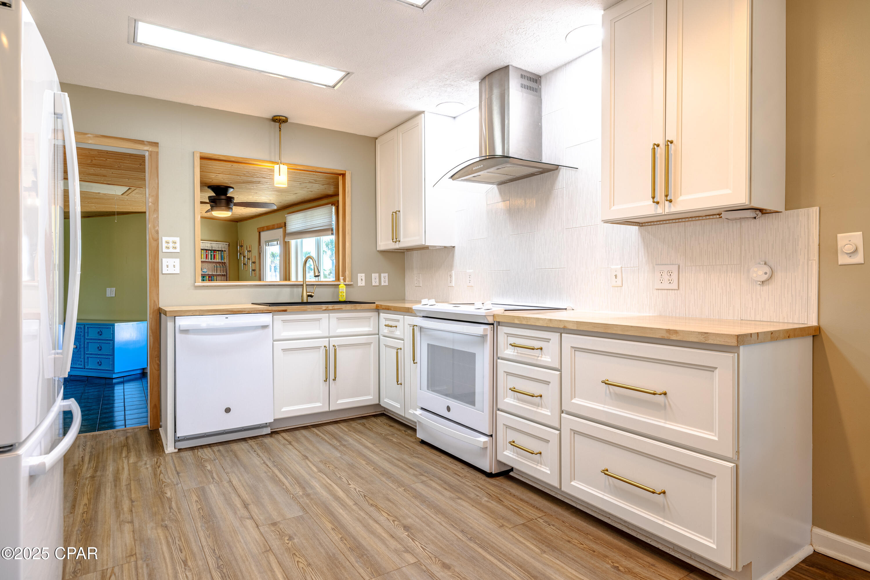 Image 19 For 001 Dolphin Lane