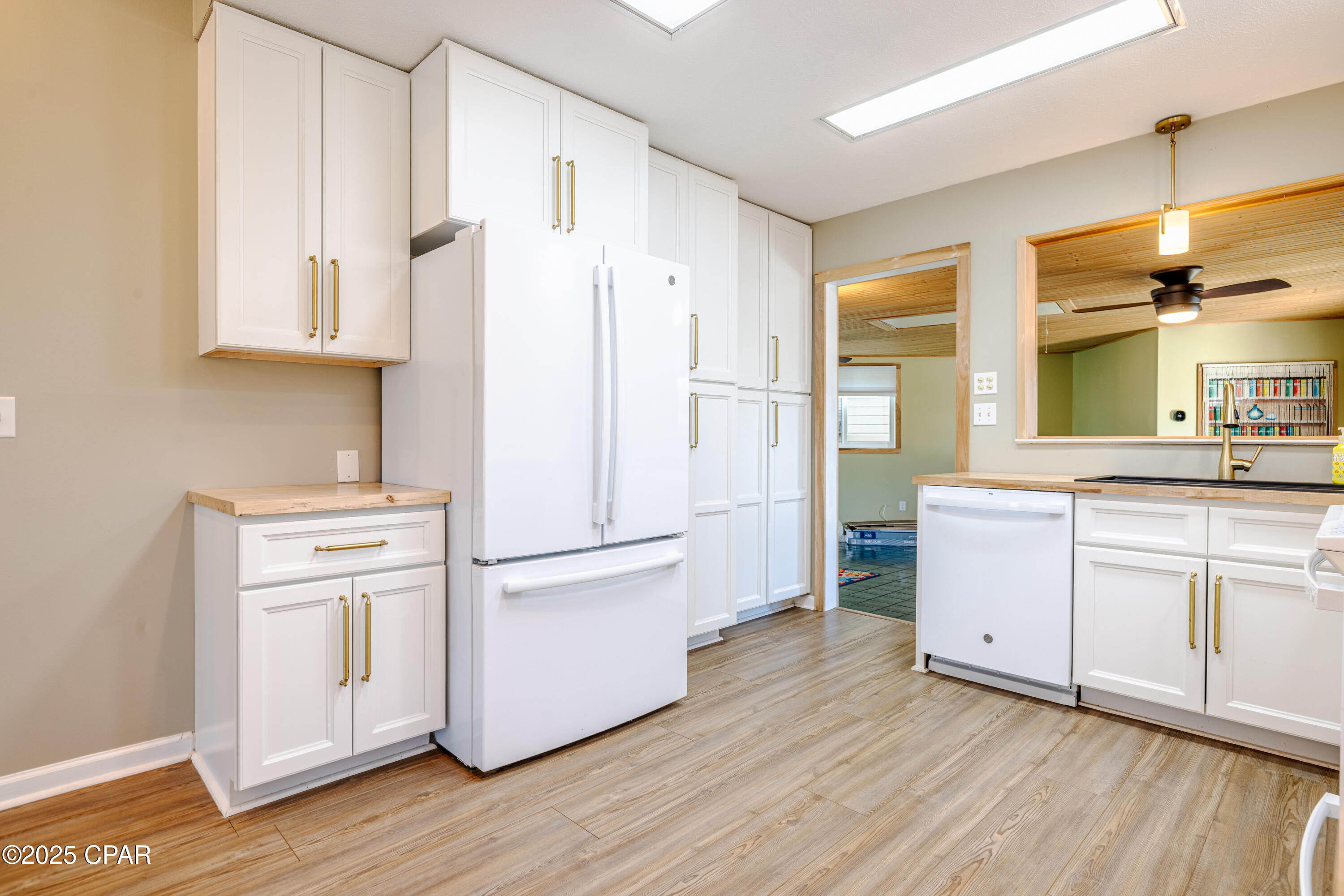 Image 20 For 001 Dolphin Lane