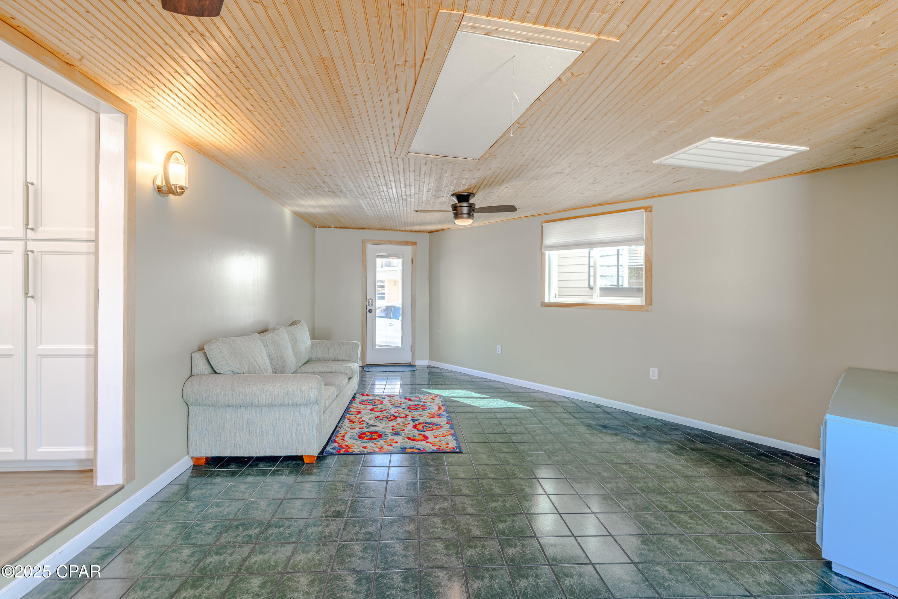 Image 32 For 001 Dolphin Lane