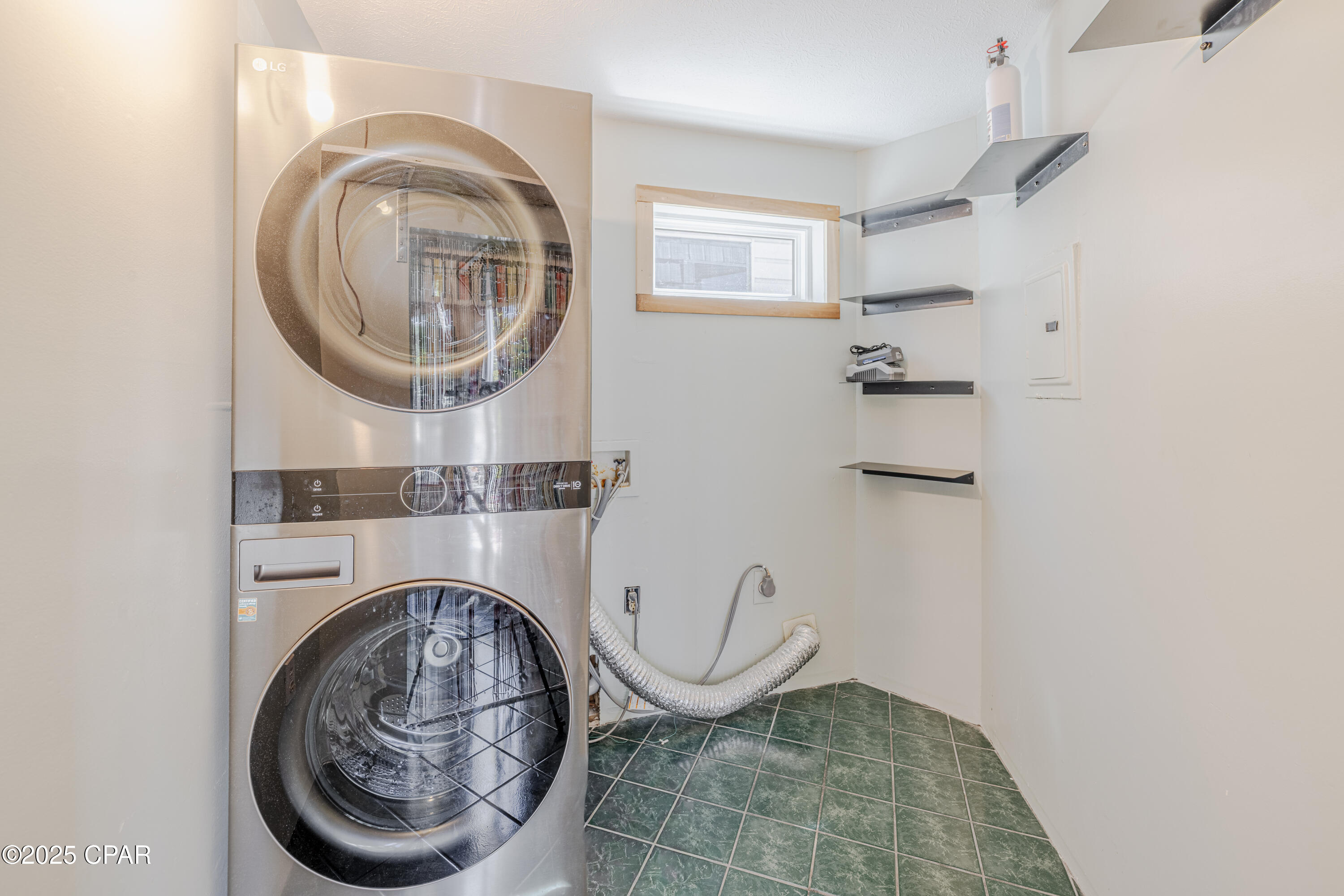 Image 33 For 001 Dolphin Lane