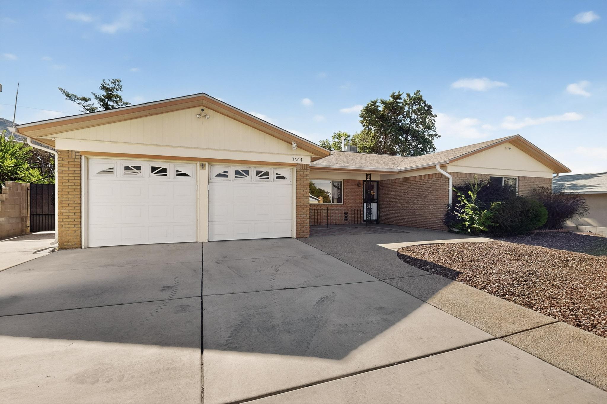 3604 PARISIAN Way NE 