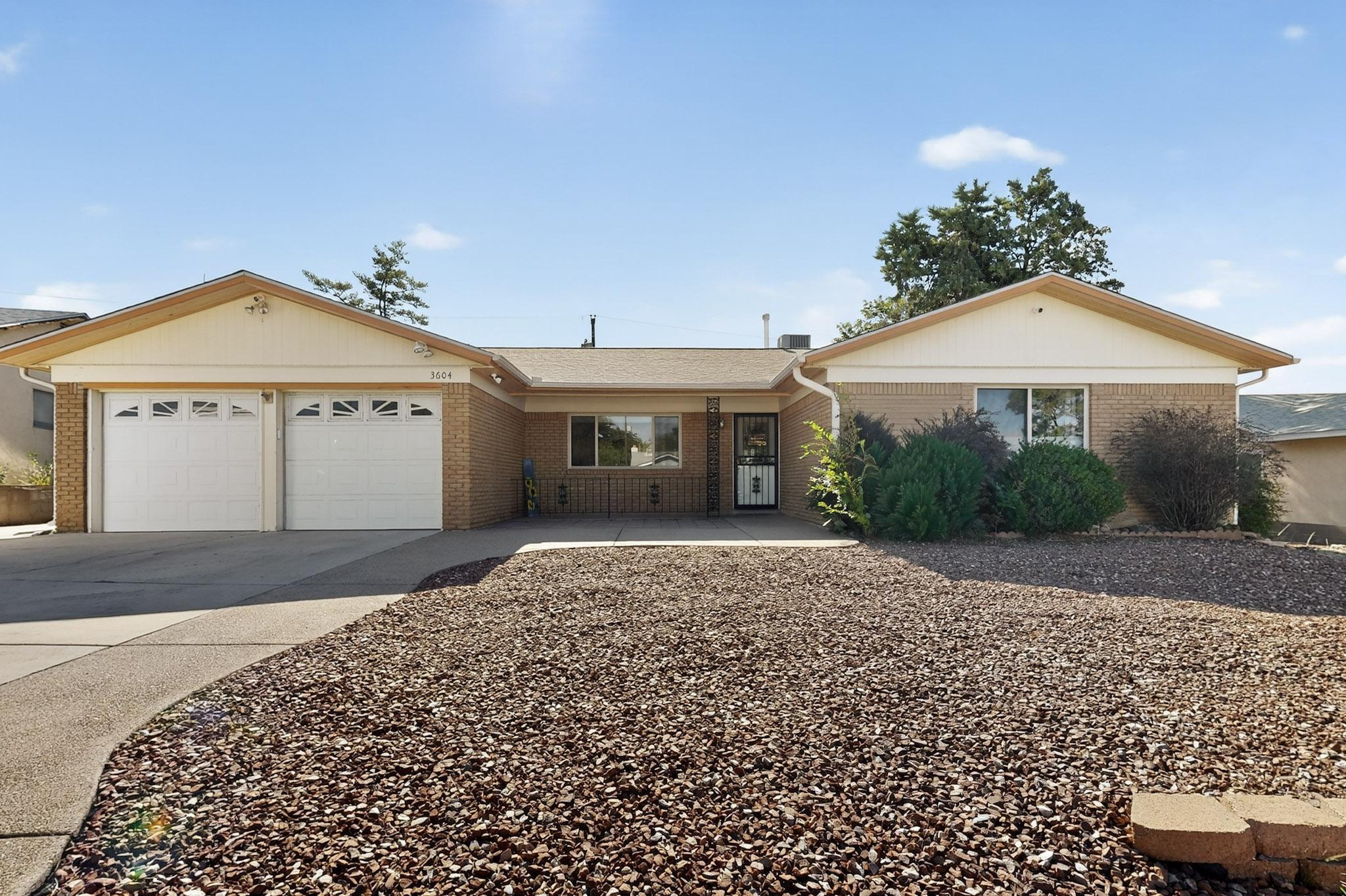 3604 PARISIAN Way NE 