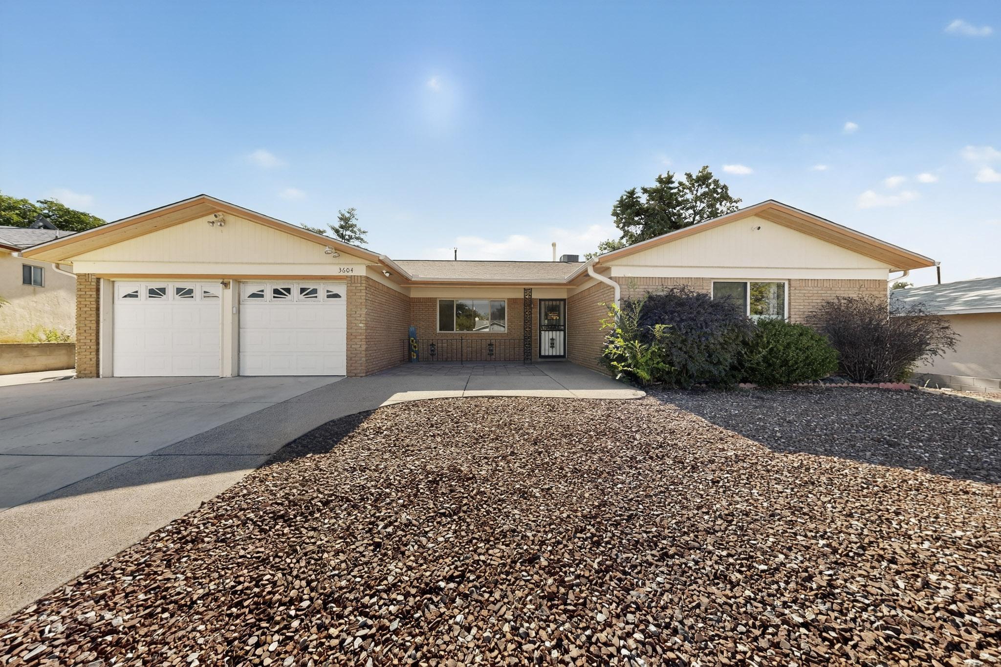 3604 PARISIAN Way NE 