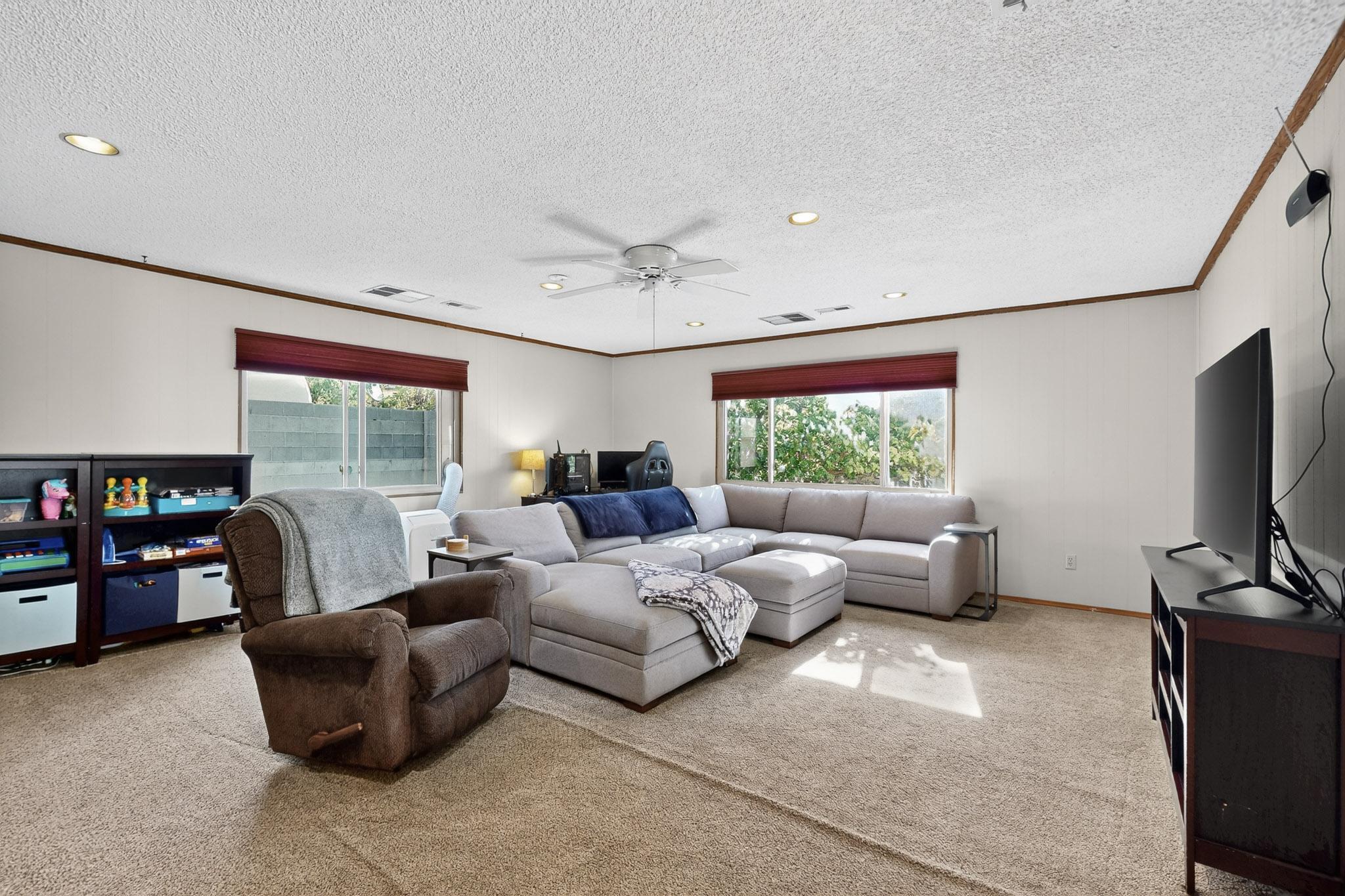 3604 PARISIAN Way NE 