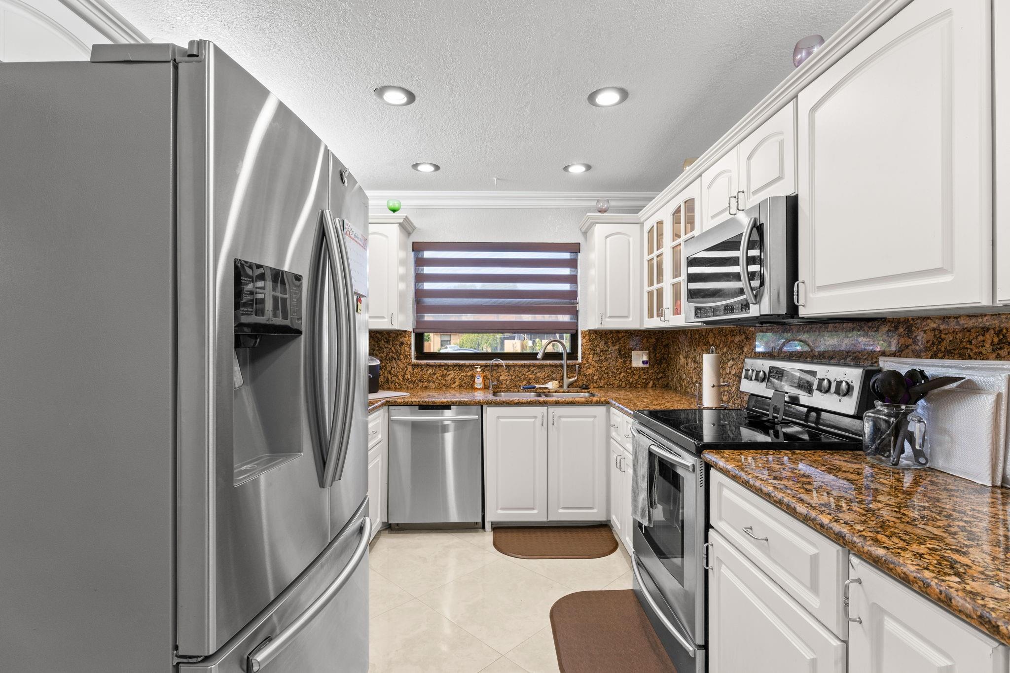 Homes for sale in Pembroke Pines, FL | 9119 Limetree Ln #169, Pembroke Pines, FL 33024 | MLS# F10528594