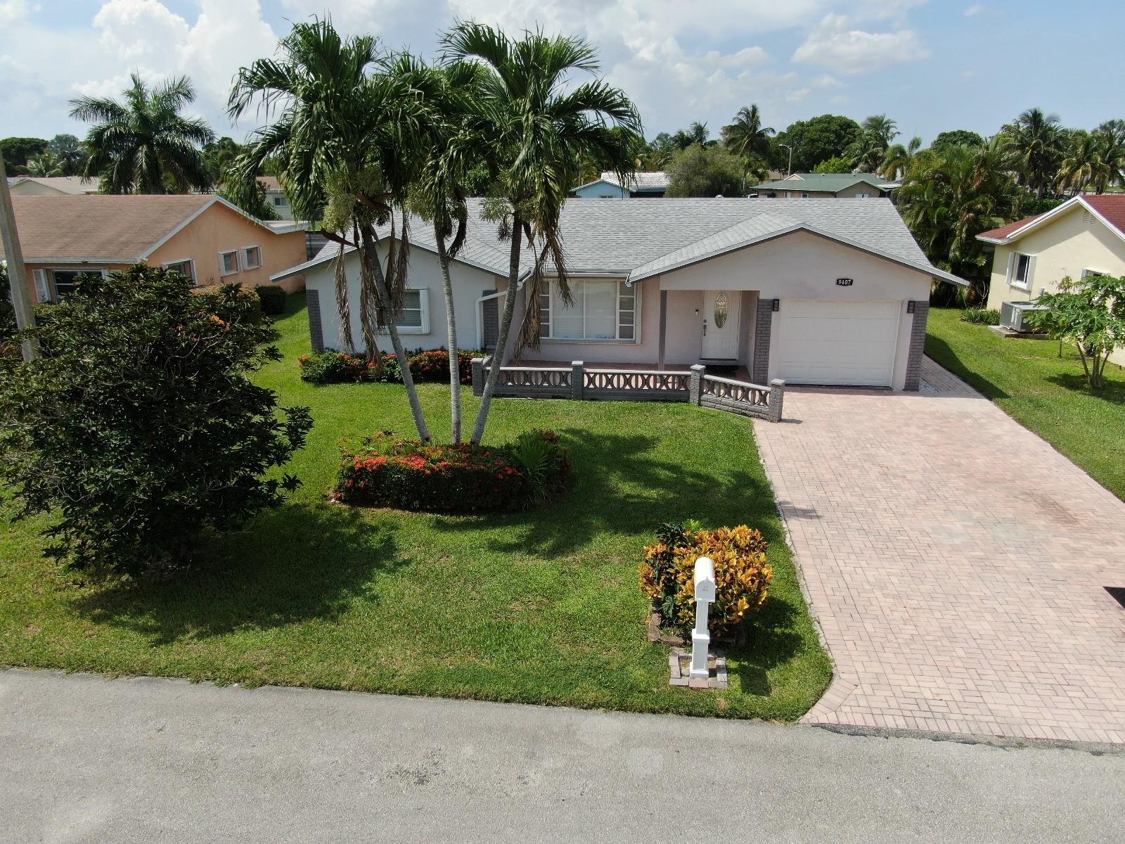 9407 Nw 70th Pl Tamarac FL 33321 | F10528592