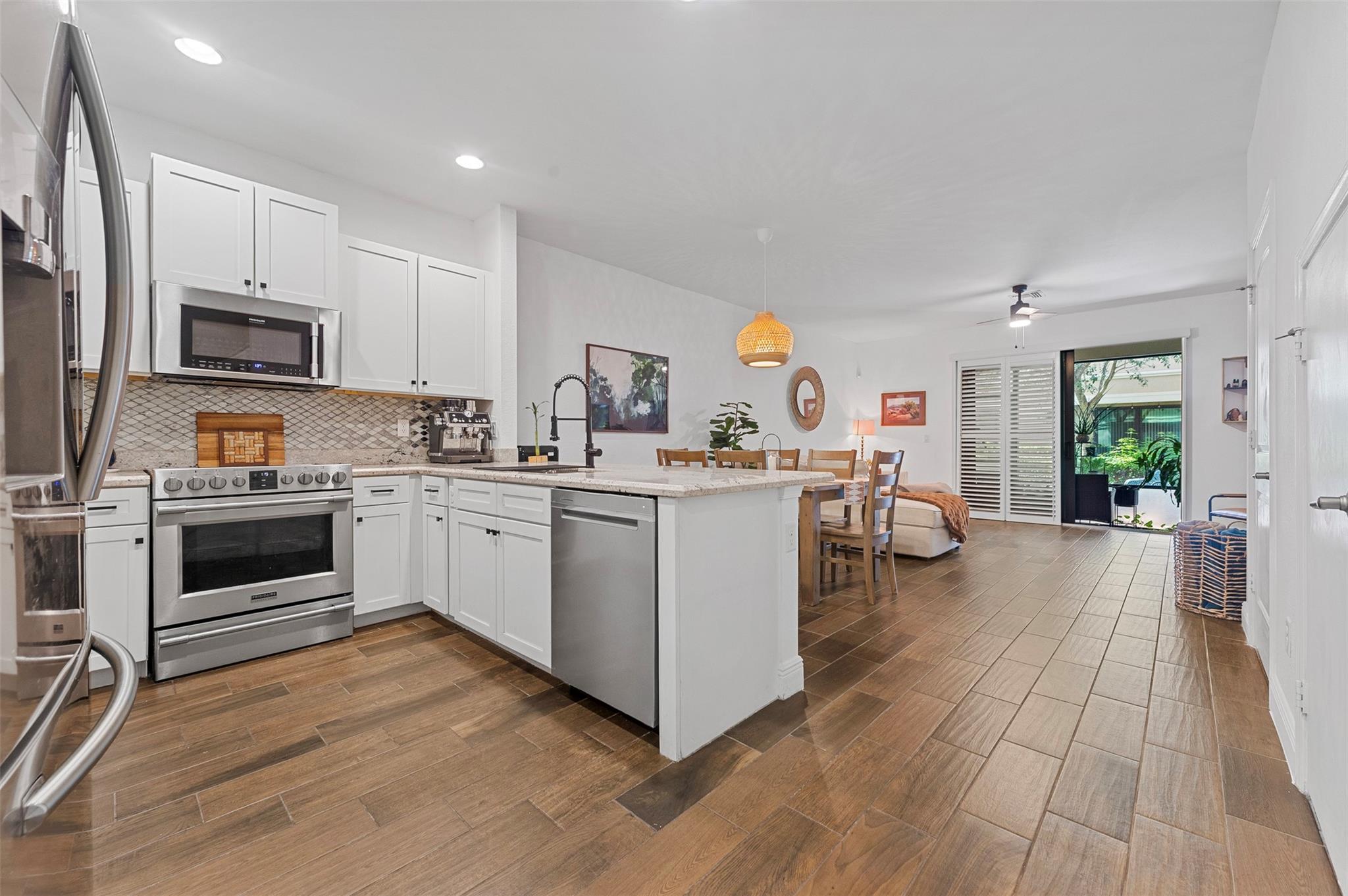 Homes for sale in Oakland Park, FL | 4222 E Dixie Hwy #82, Oakland Park, FL 33334 | MLS# F10528572