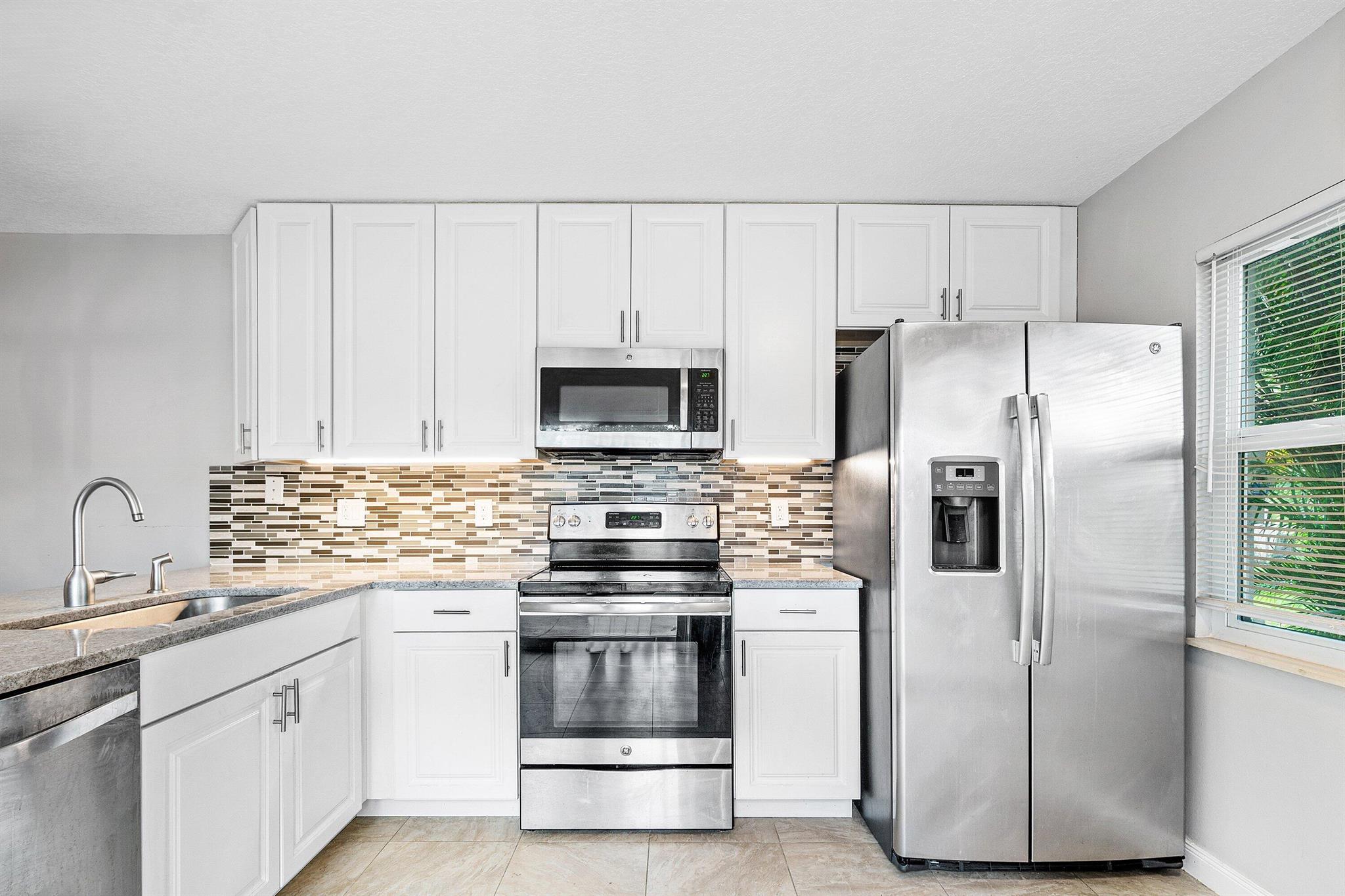 Homes for sale in Royal Palm Beach, FL | 43 Essex Court #C, Royal Palm Beach, FL 33411 | MLS# R11127112