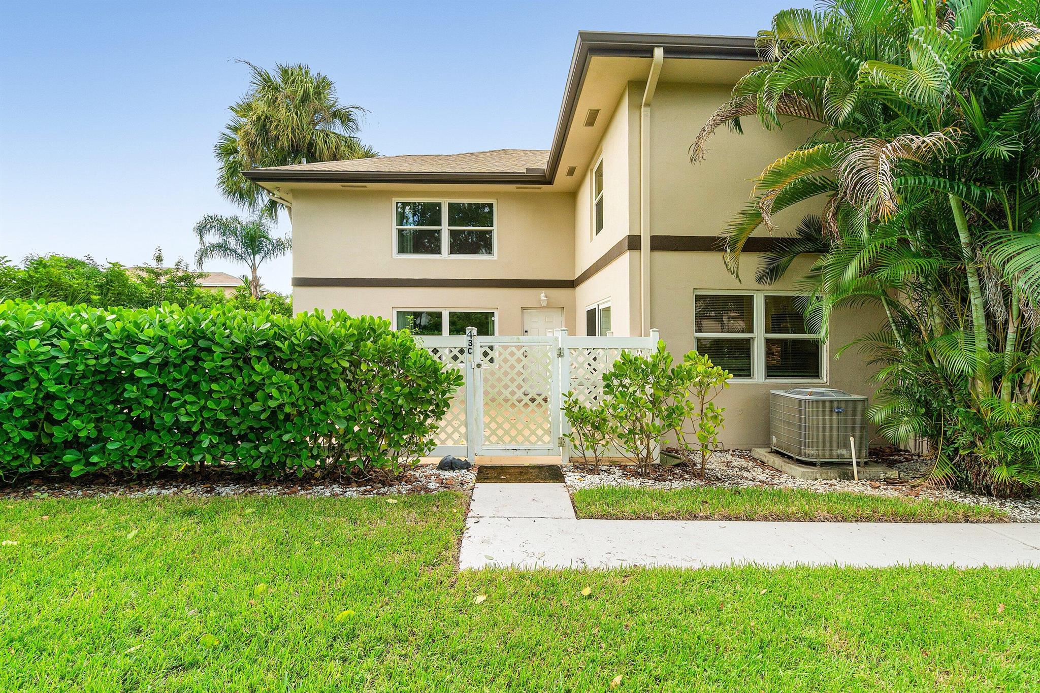 Homes for sale in Royal Palm Beach, FL | 43 Essex Court #C, Royal Palm Beach, FL 33411 | MLS# R11127112